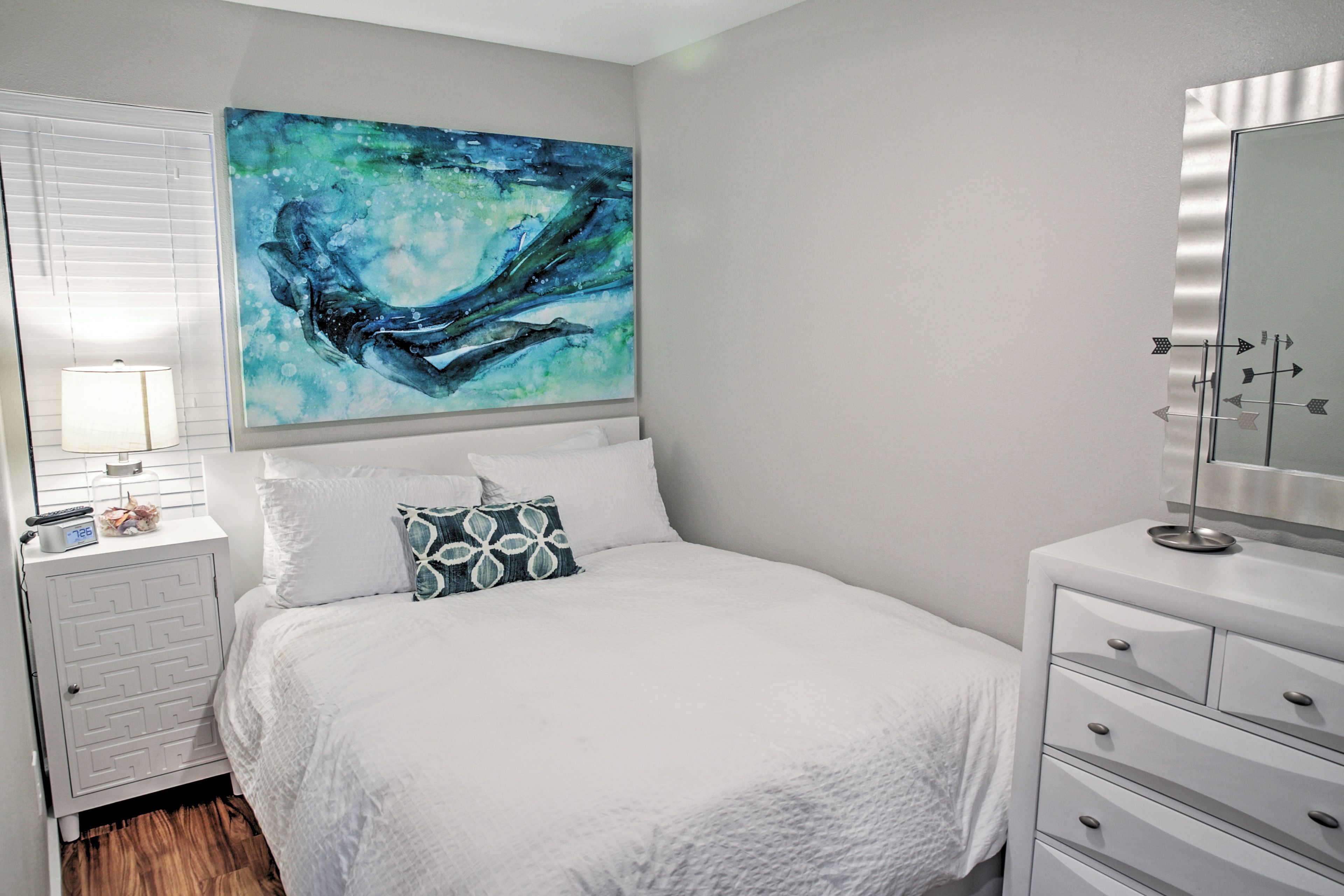 Bedroom | Queen Bed | Linens Provided