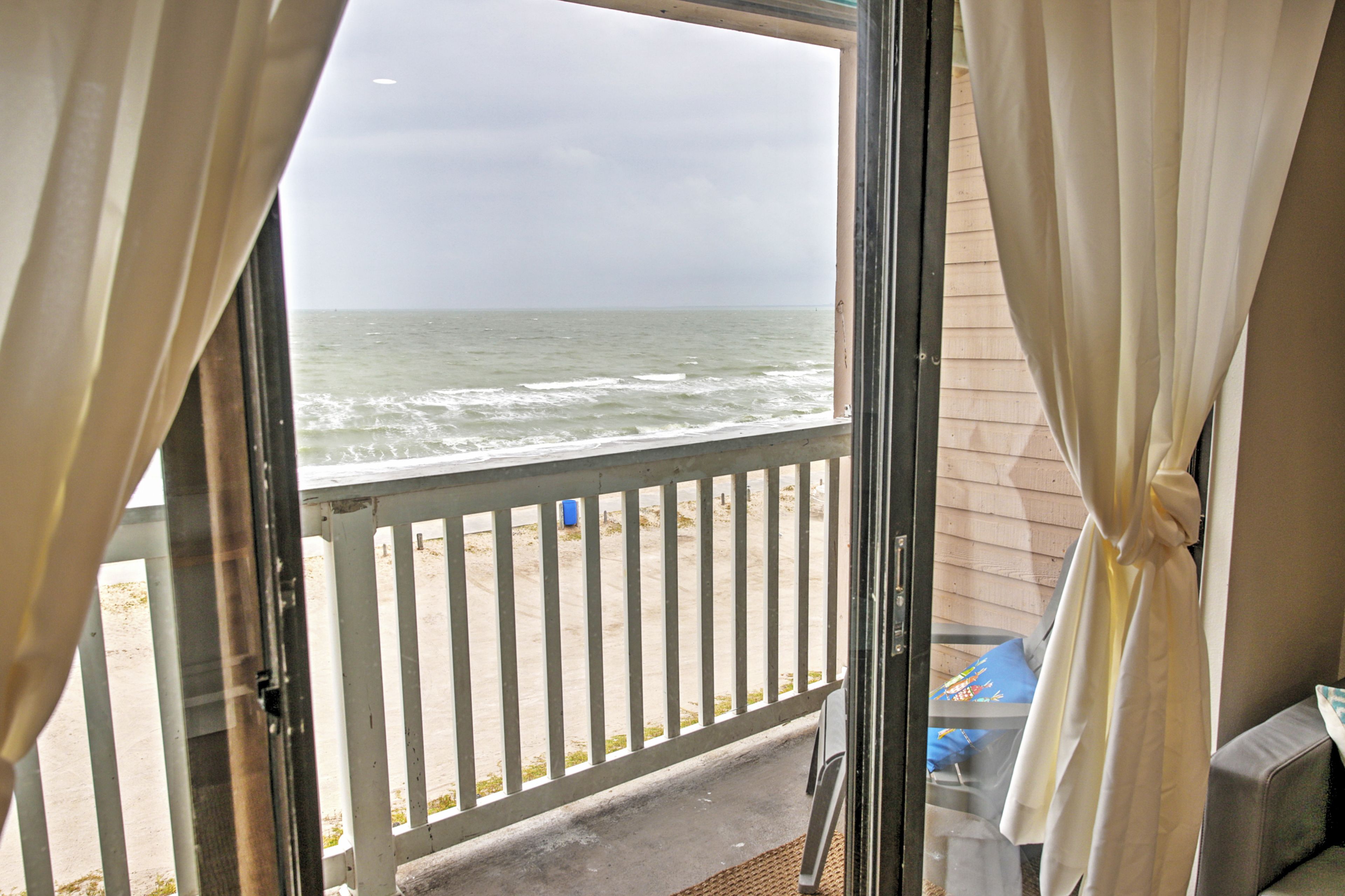 Private Deck | Access via Living Room