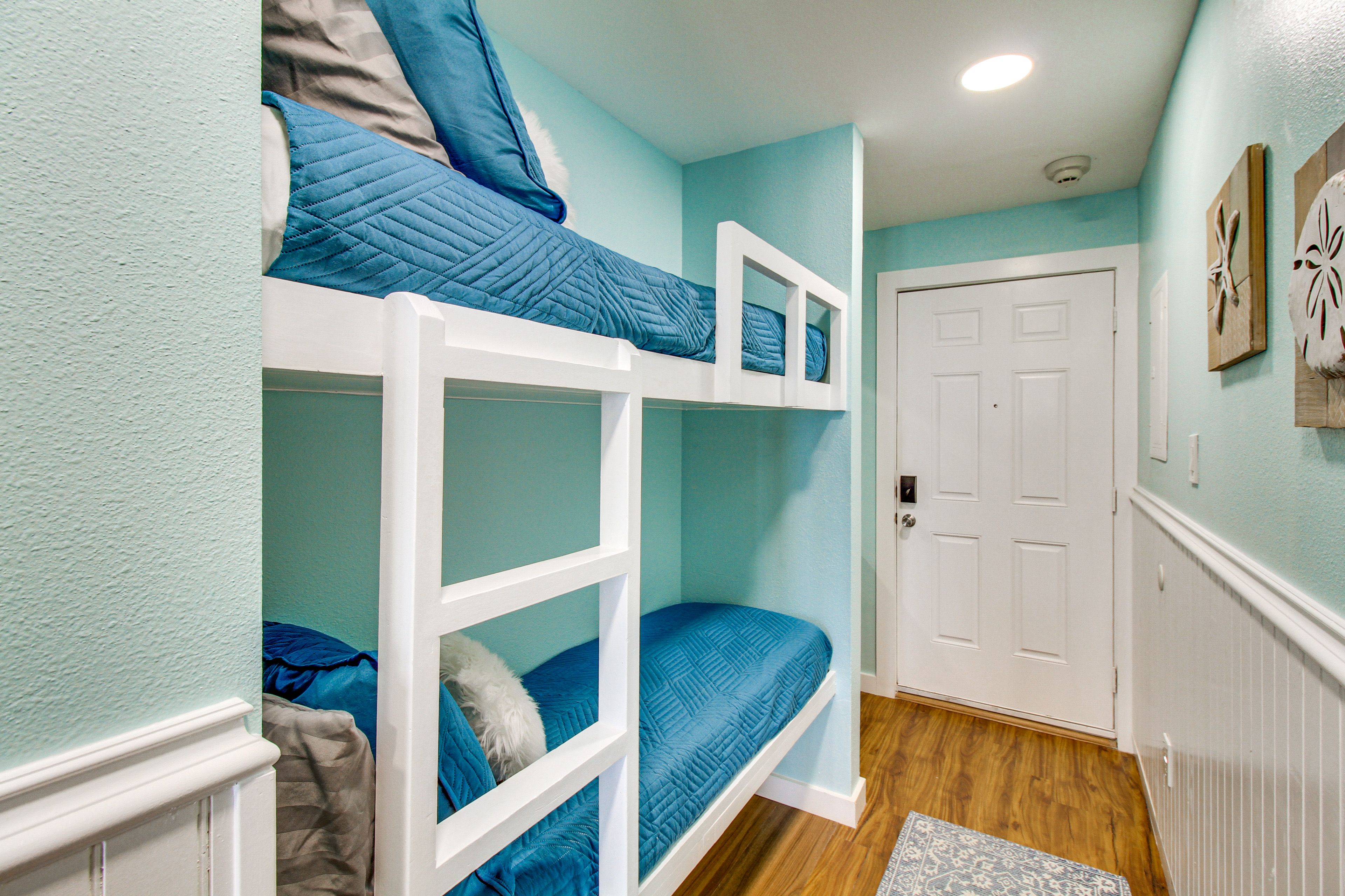 Hallway | Twin Bunk Bed