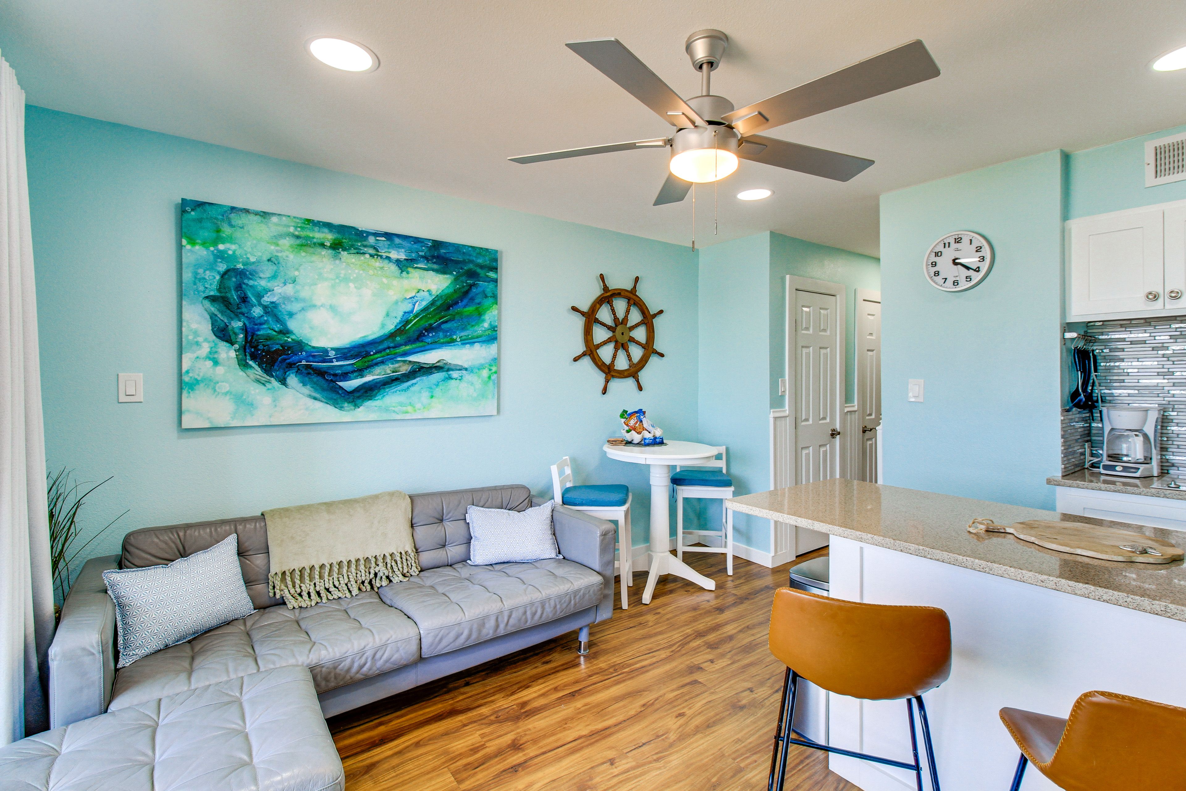Living Room | Free WiFi | Smart TV