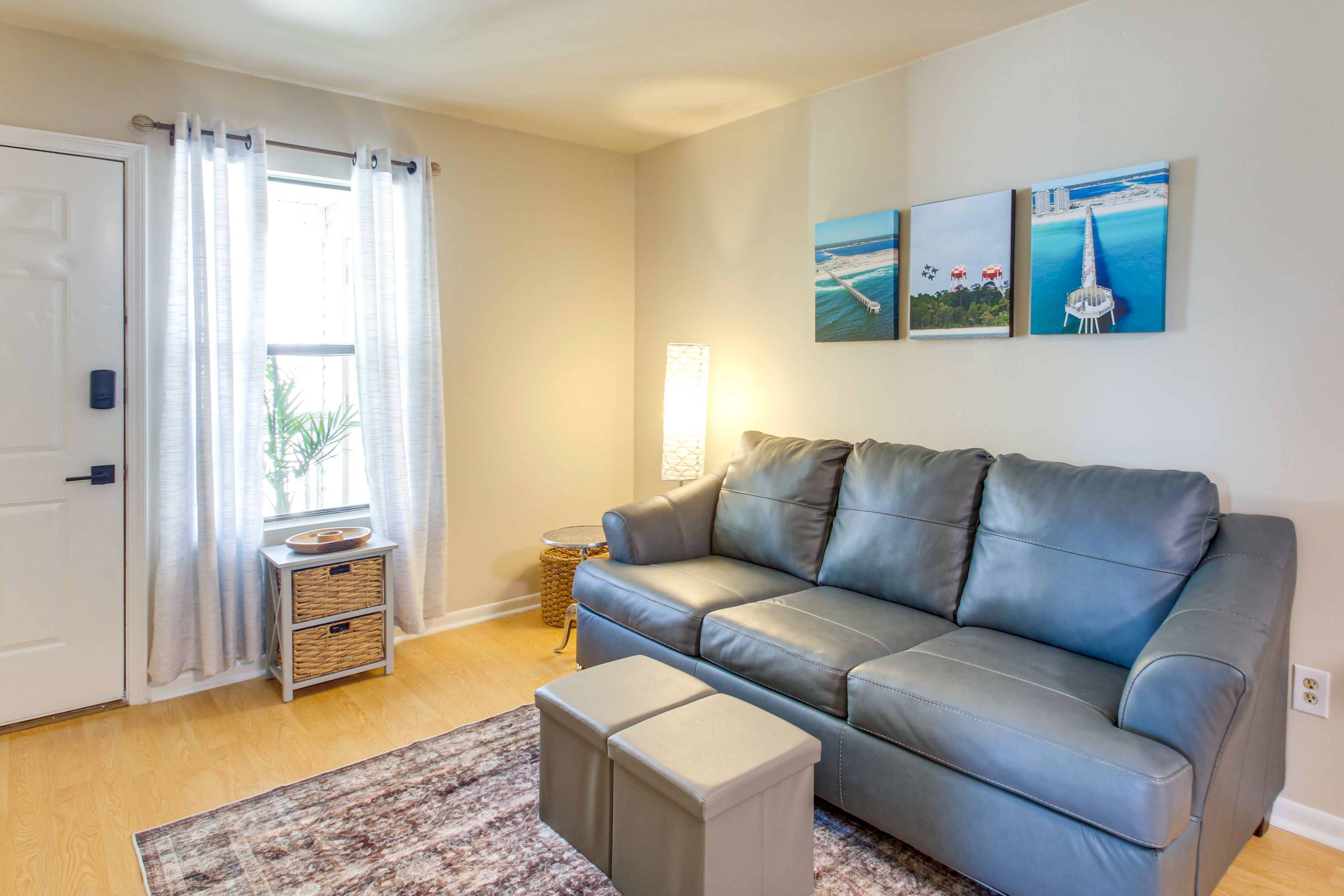 Gulf Breeze Vacation Rental | 1BR | 1BA | 575 Sq Ft | Stairs Required