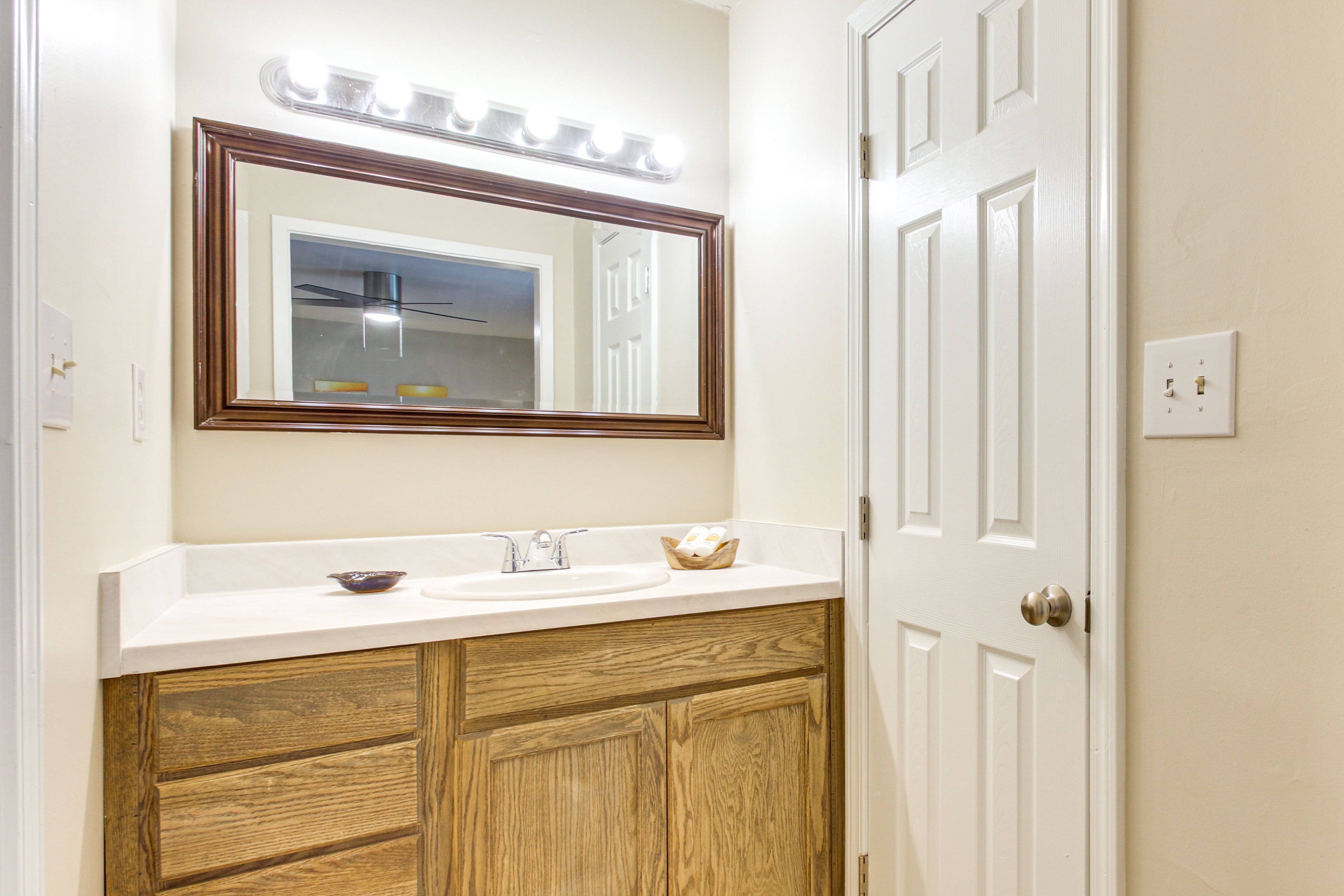 Bathroom | Towels Provided | Complimentary Toiletries | Hair Dryer