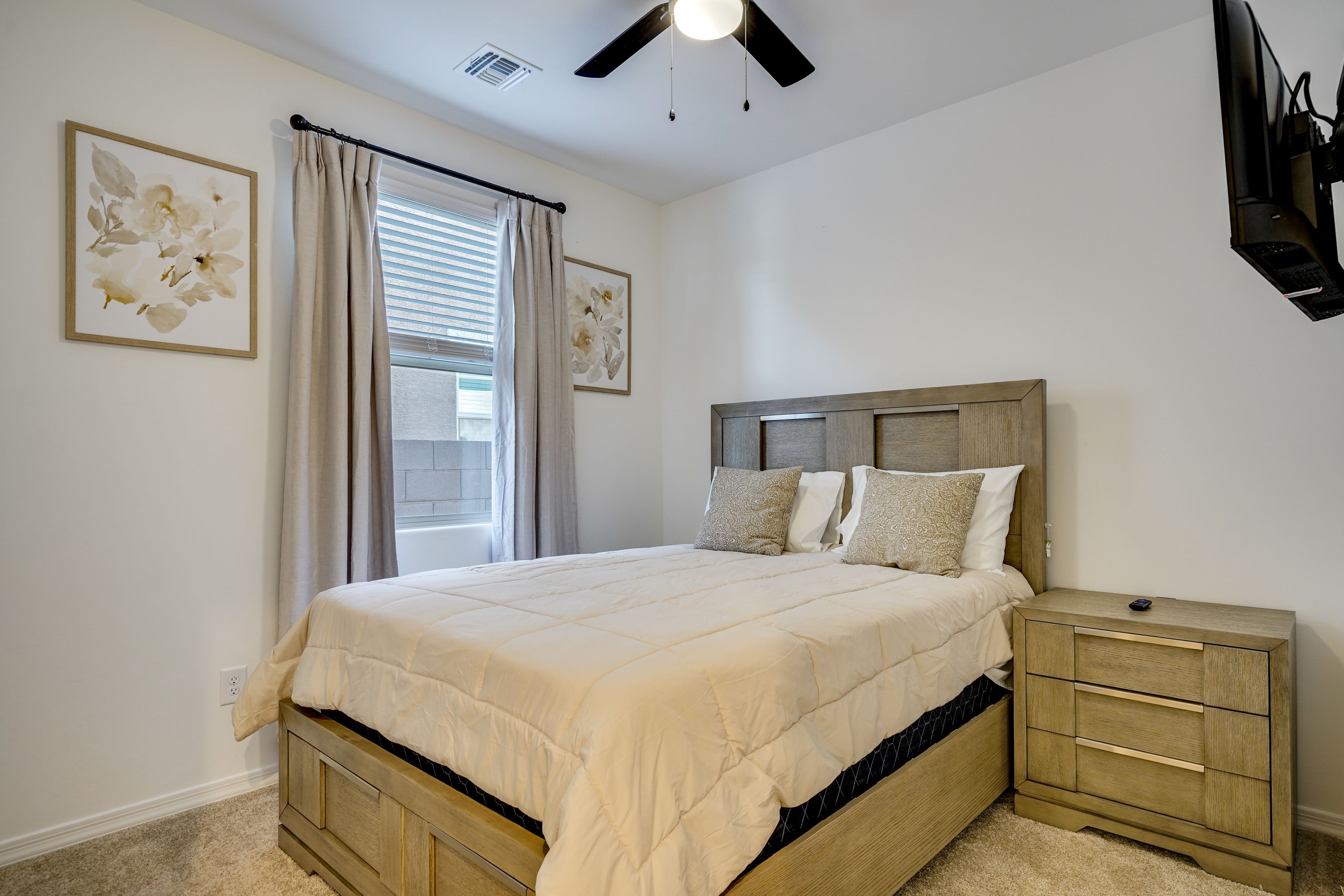 Bedroom 2 | Queen Bed