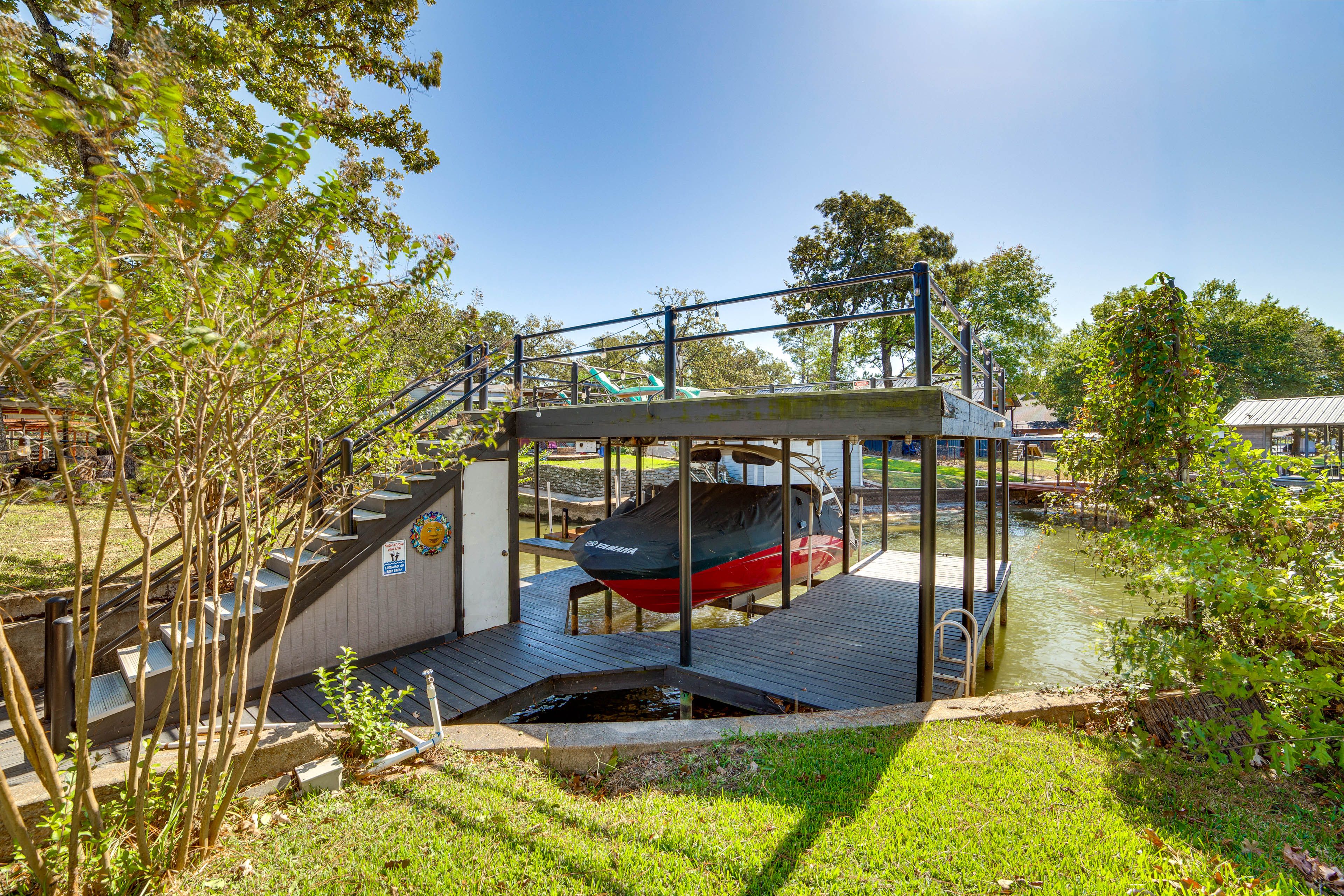 Private Dock | Rooftop Deck | Self Check-In