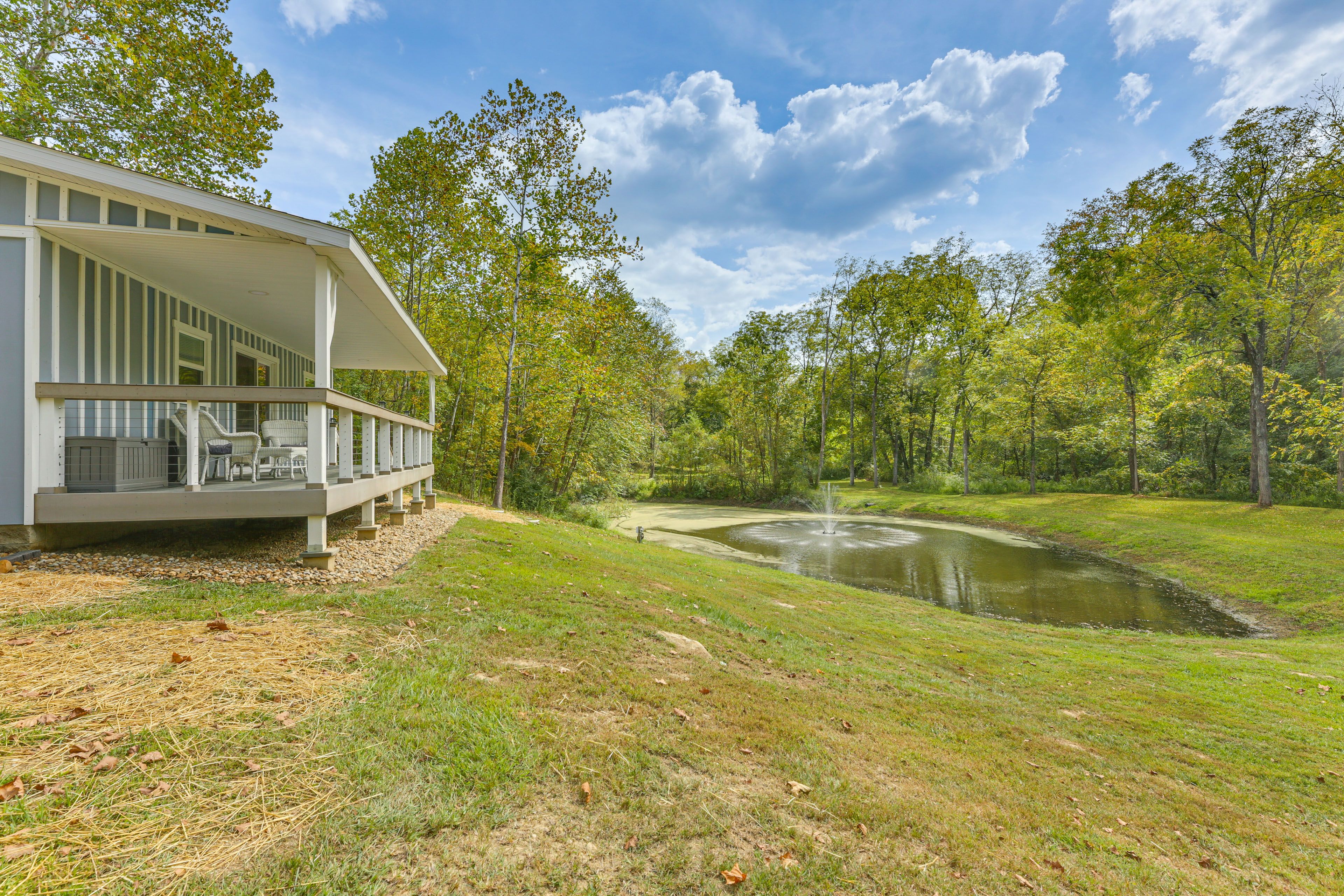 Yard | Private Pond