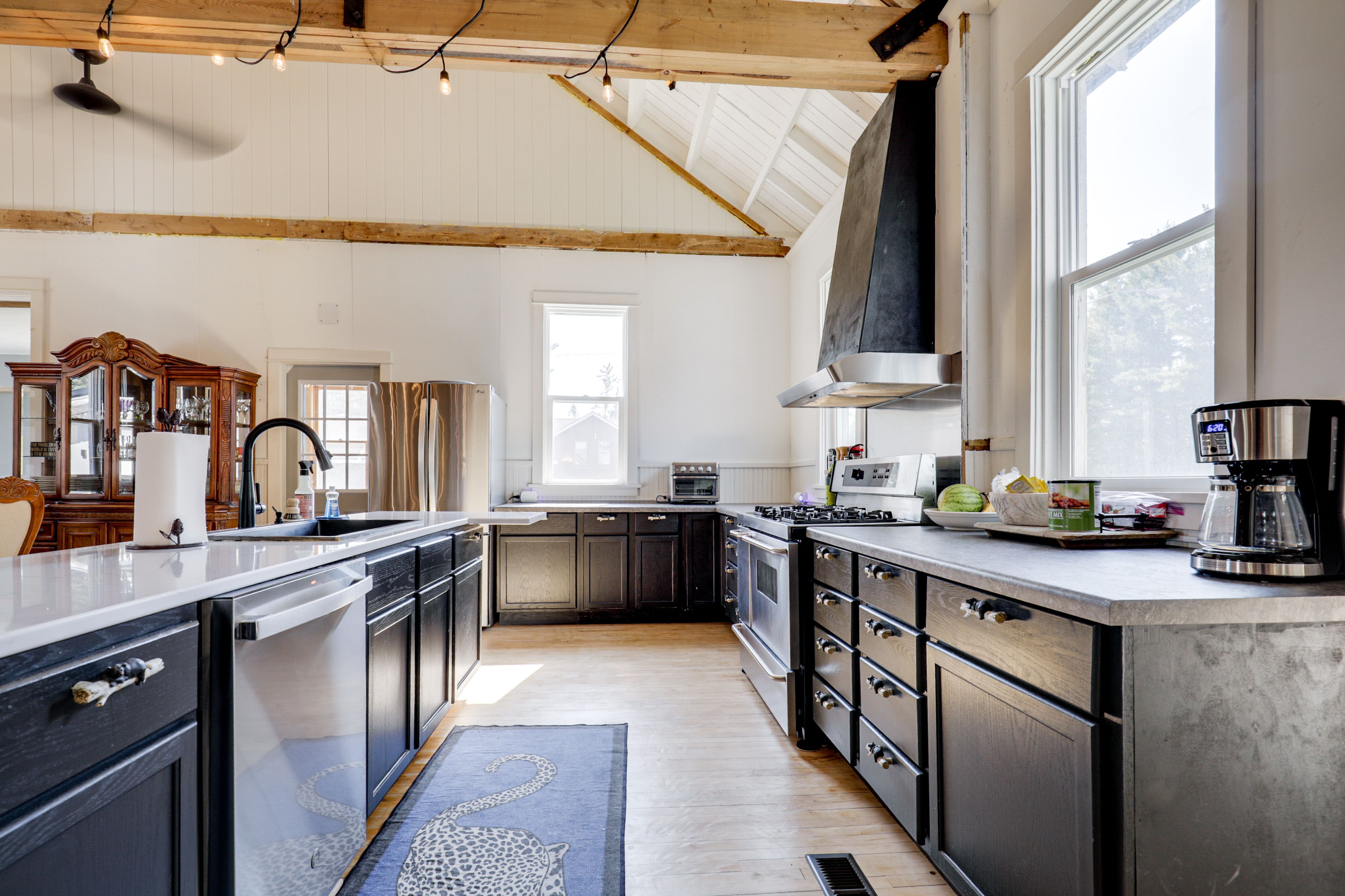 Kitchen | Stove/Oven | Main Level