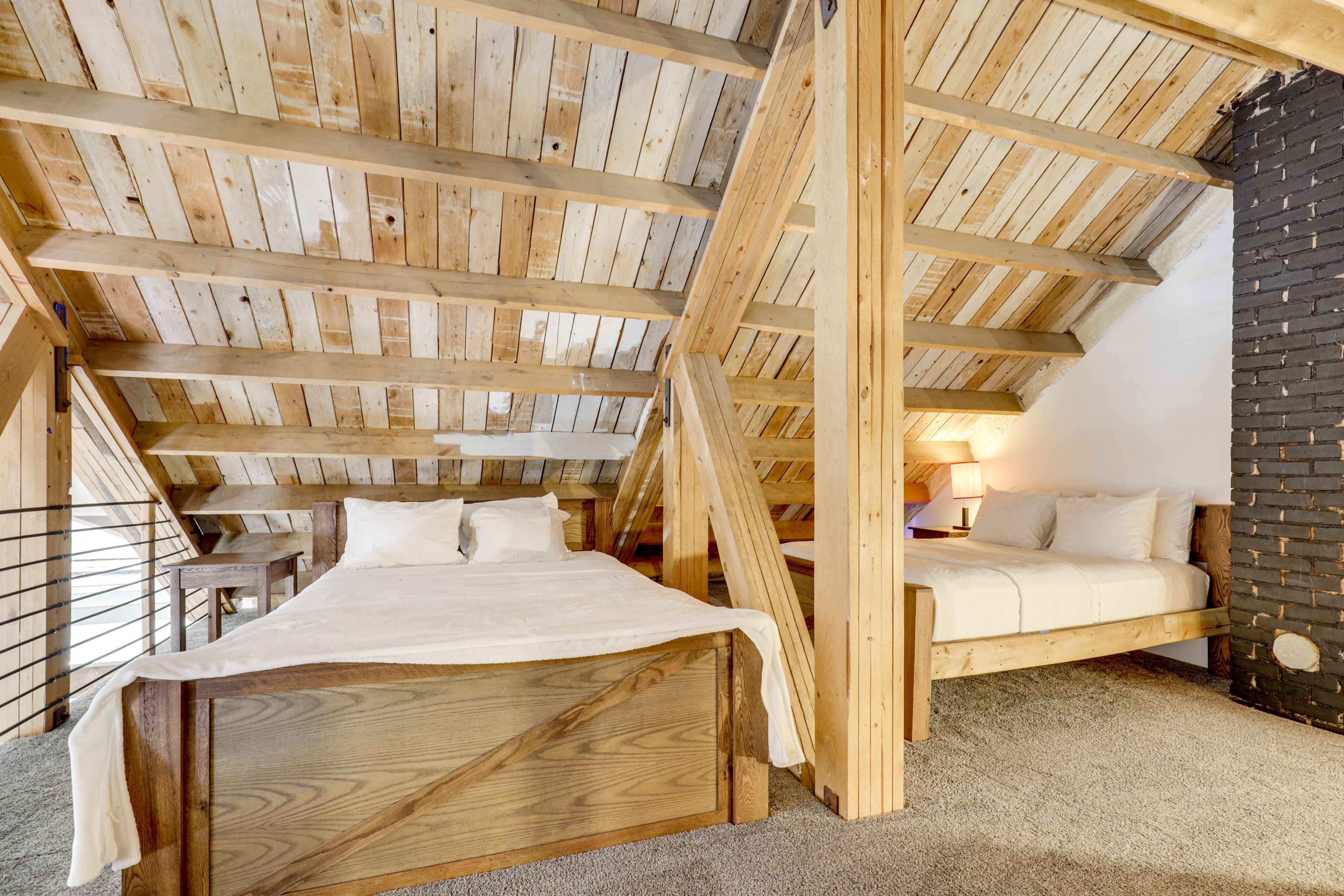 Loft | 2 Queen Beds | Upper Level