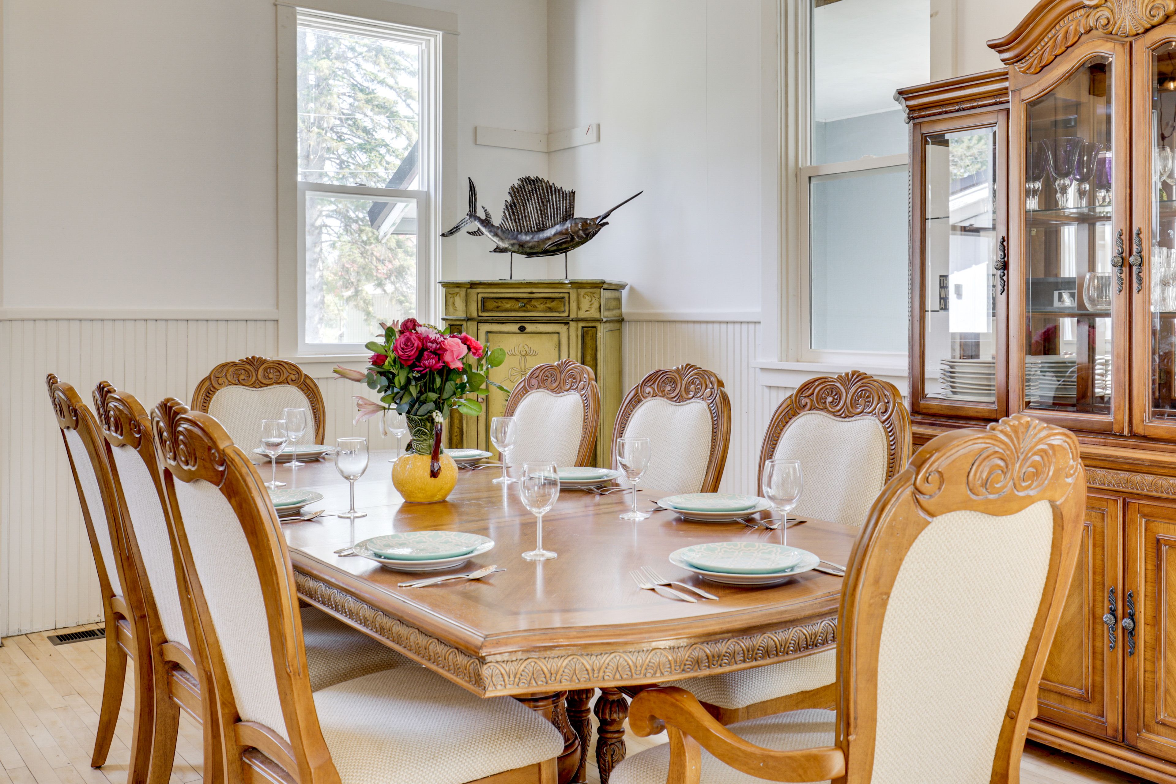 Dining Area | Dishware/Flatware Provided | Main Level