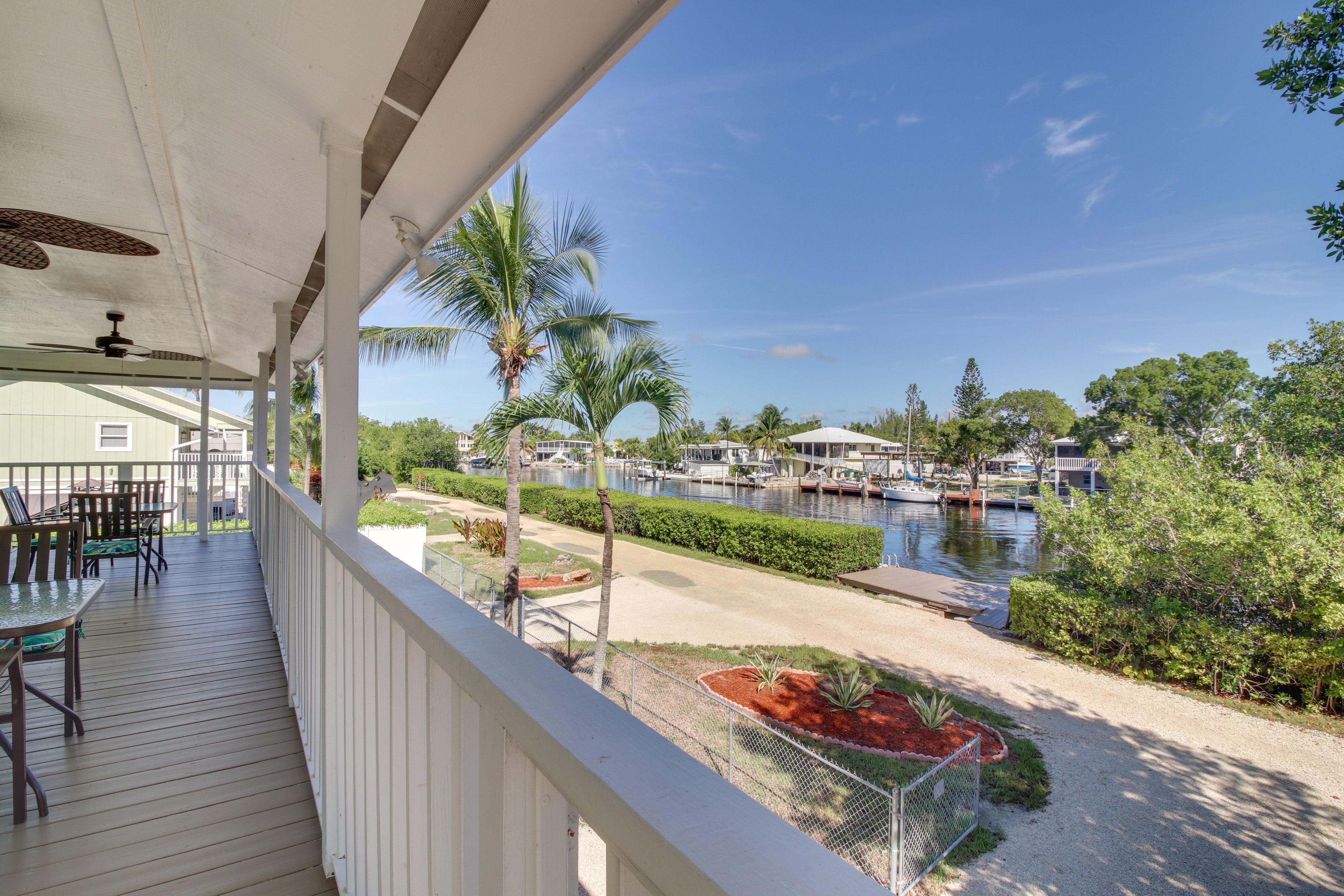 Wraparound Deck | Outdoor Dining