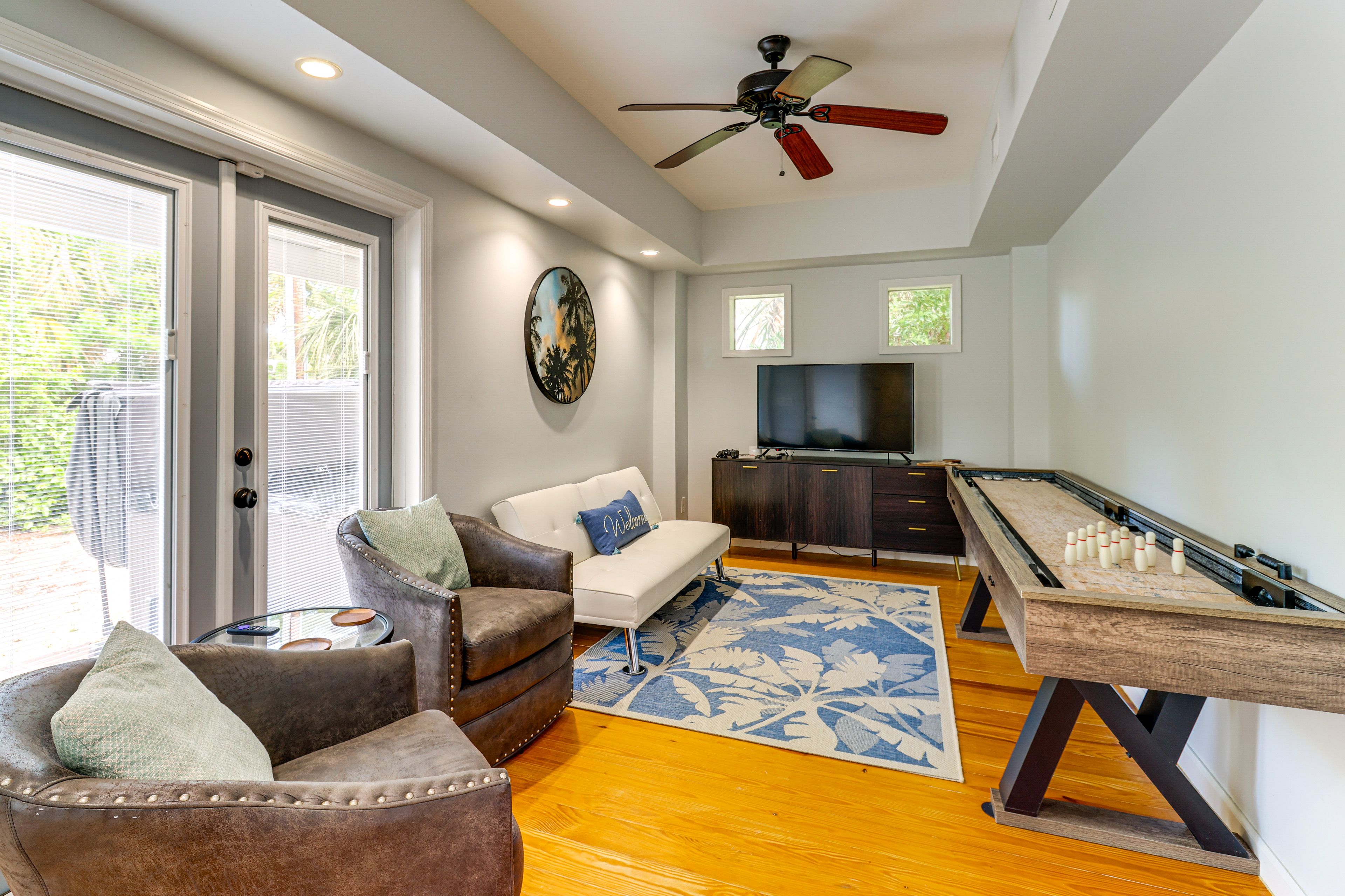 Family Room | 1st Floor | Shuffleboard Table w/ Bowling Set | Free WiFi