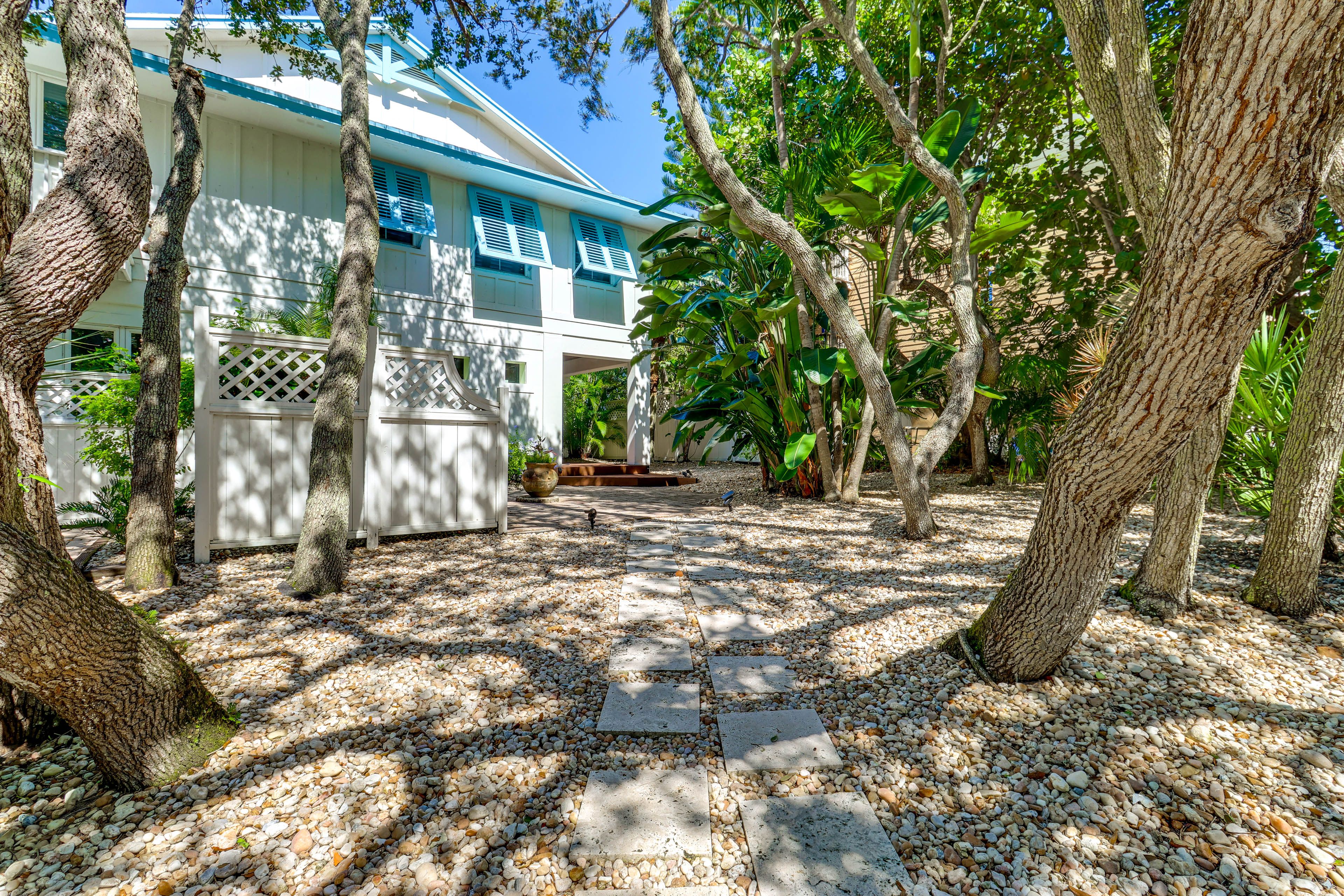 Vero Beach Vacation Rental | 4BR | 3BA | 3,800 Sq Ft | 3 Steps to Enter
