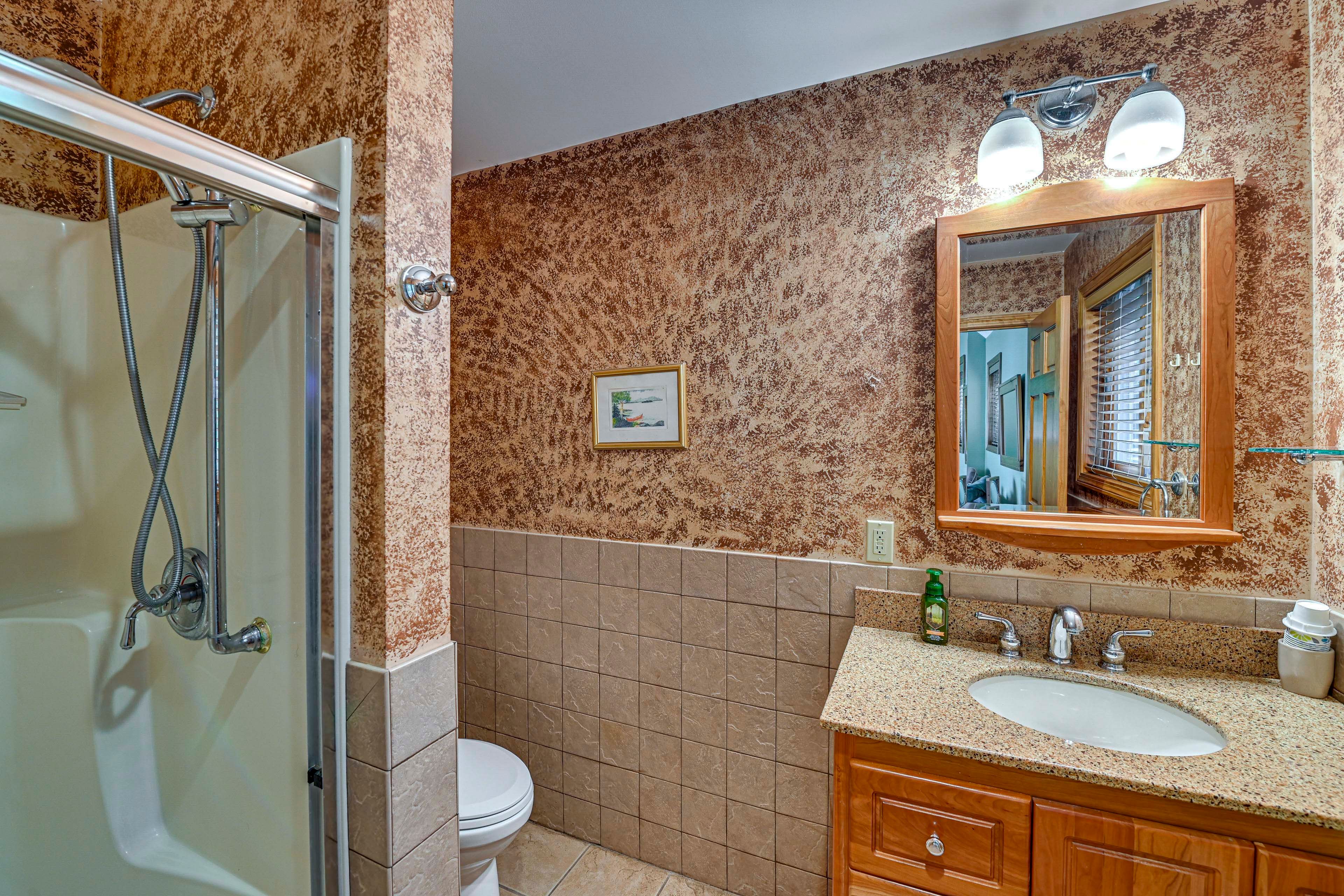 En-Suite Bathroom | 1st Floor