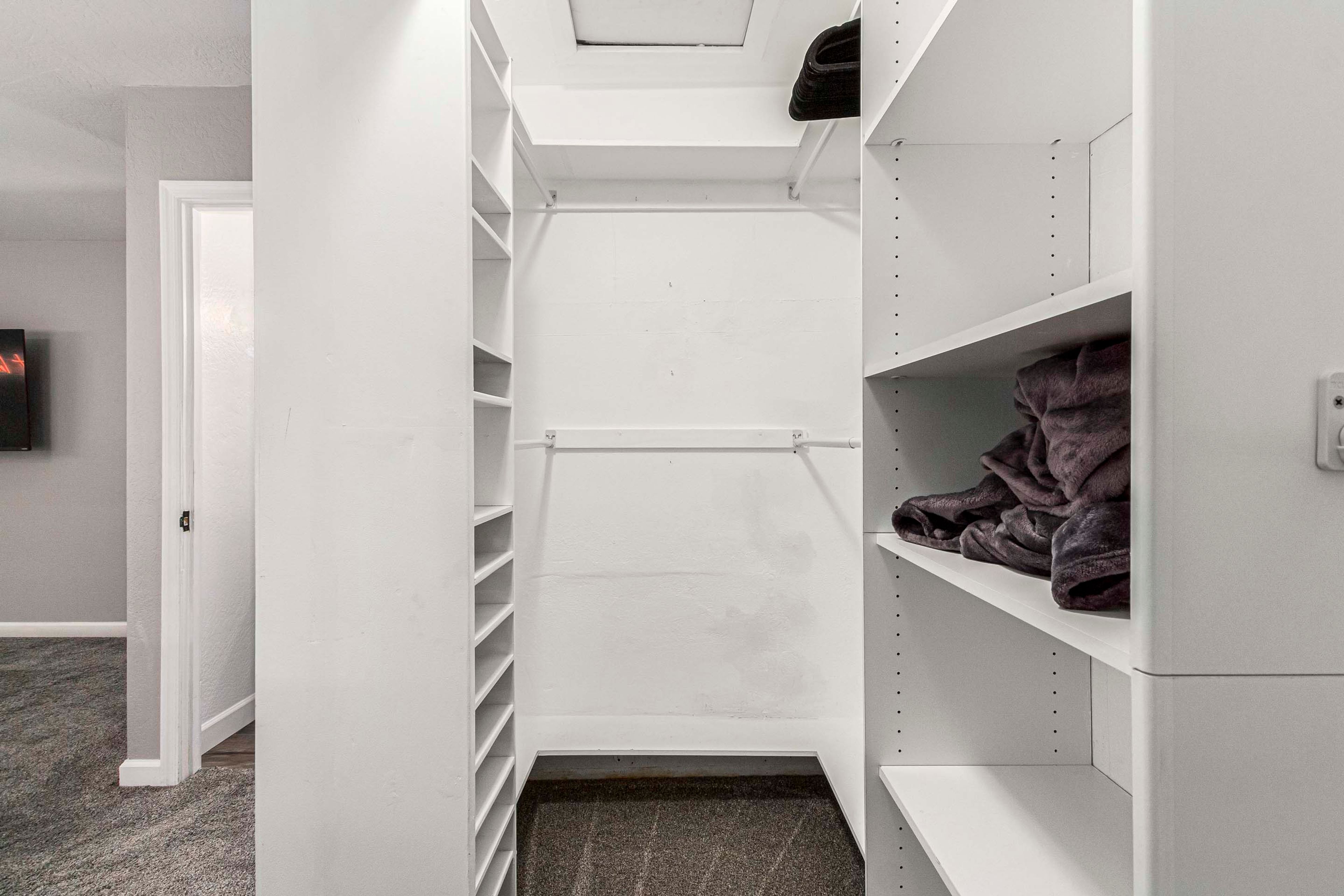 Walk-in Closet