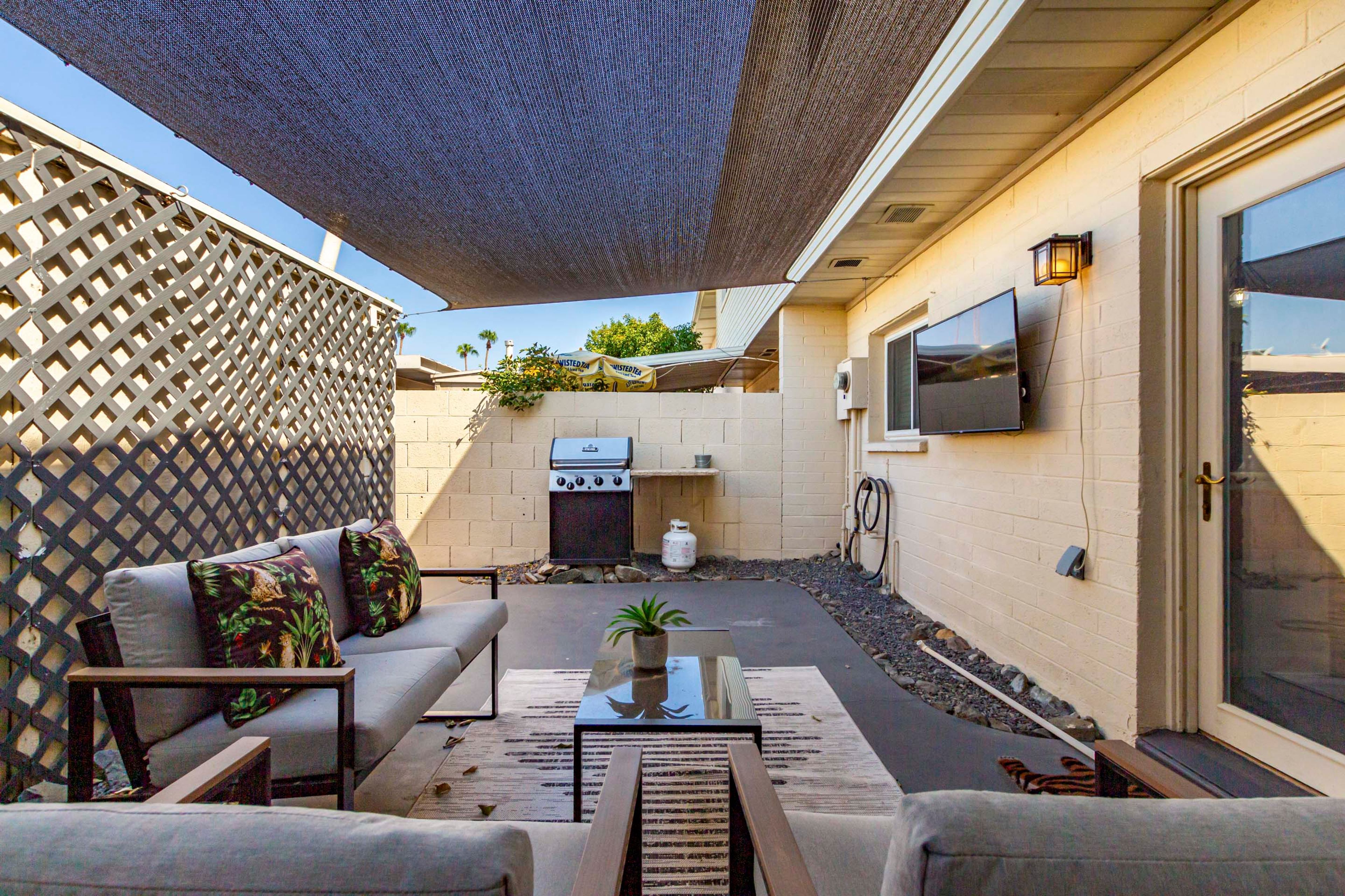Private Patio | Gas Grill
