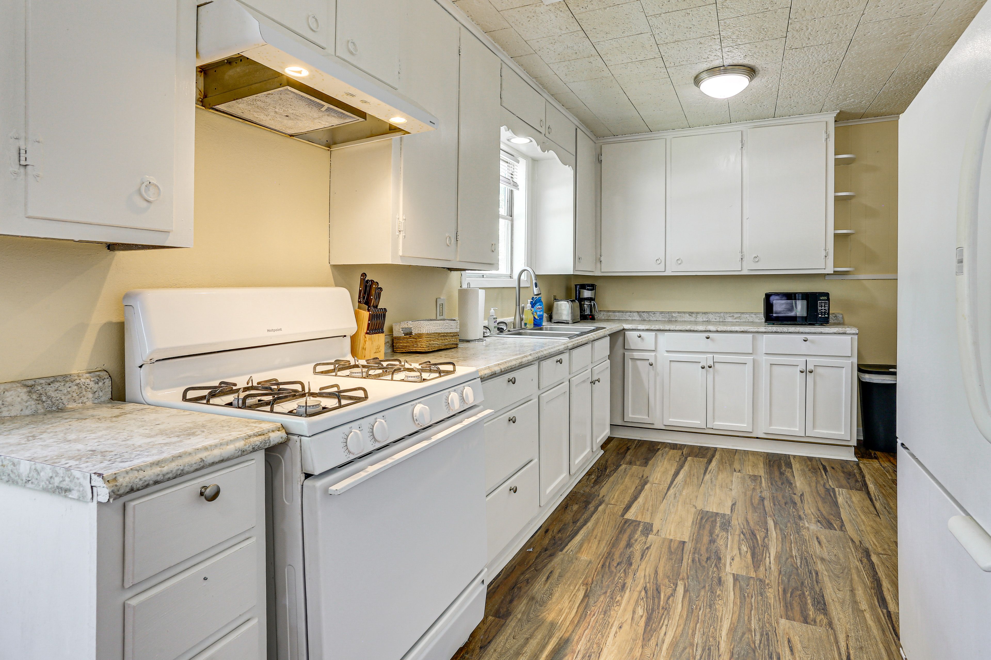 Kitchen | Drip Coffee Maker | Cooking Basics | Toaster