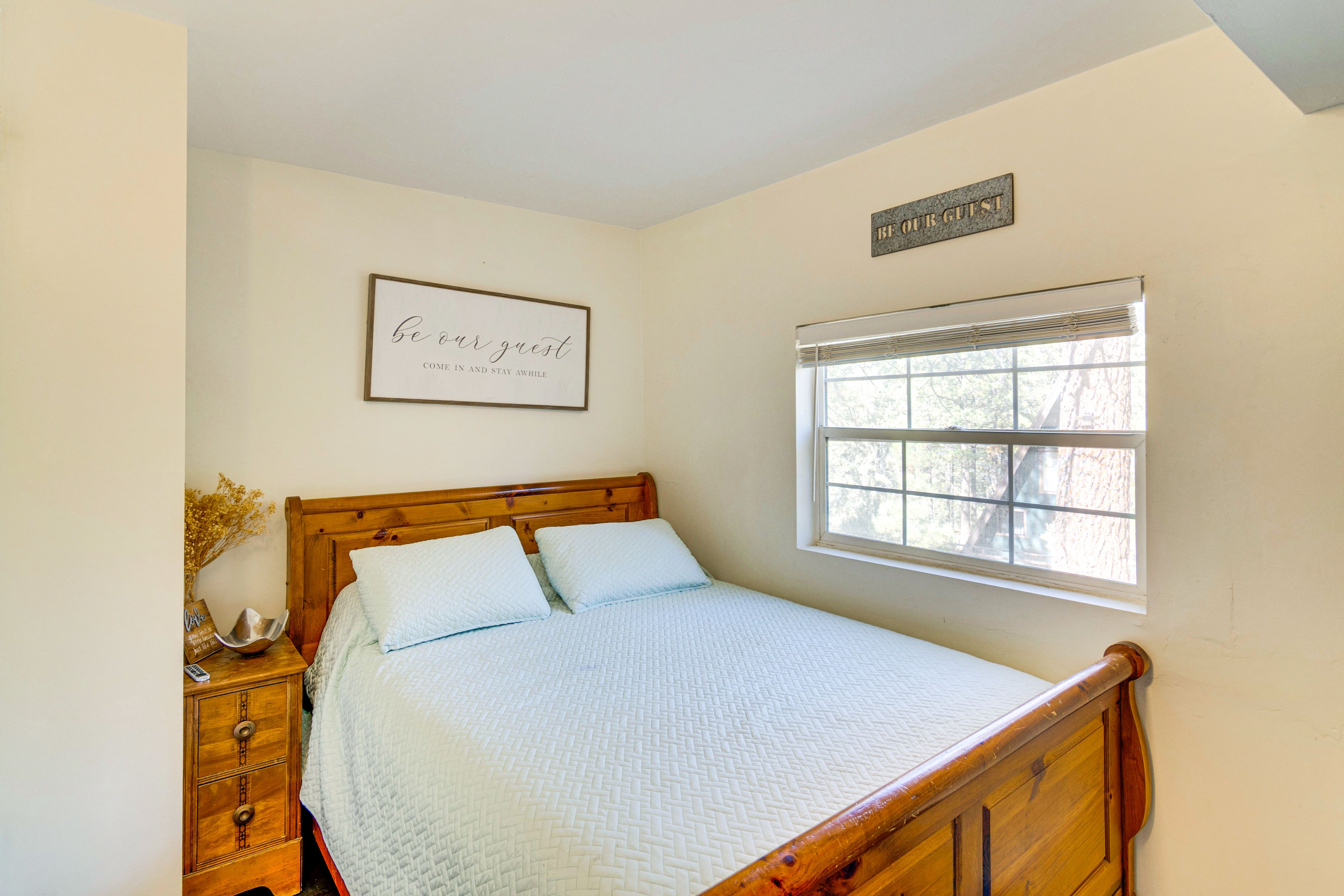 Bedroom 2 | Queen Bed | Smart TV