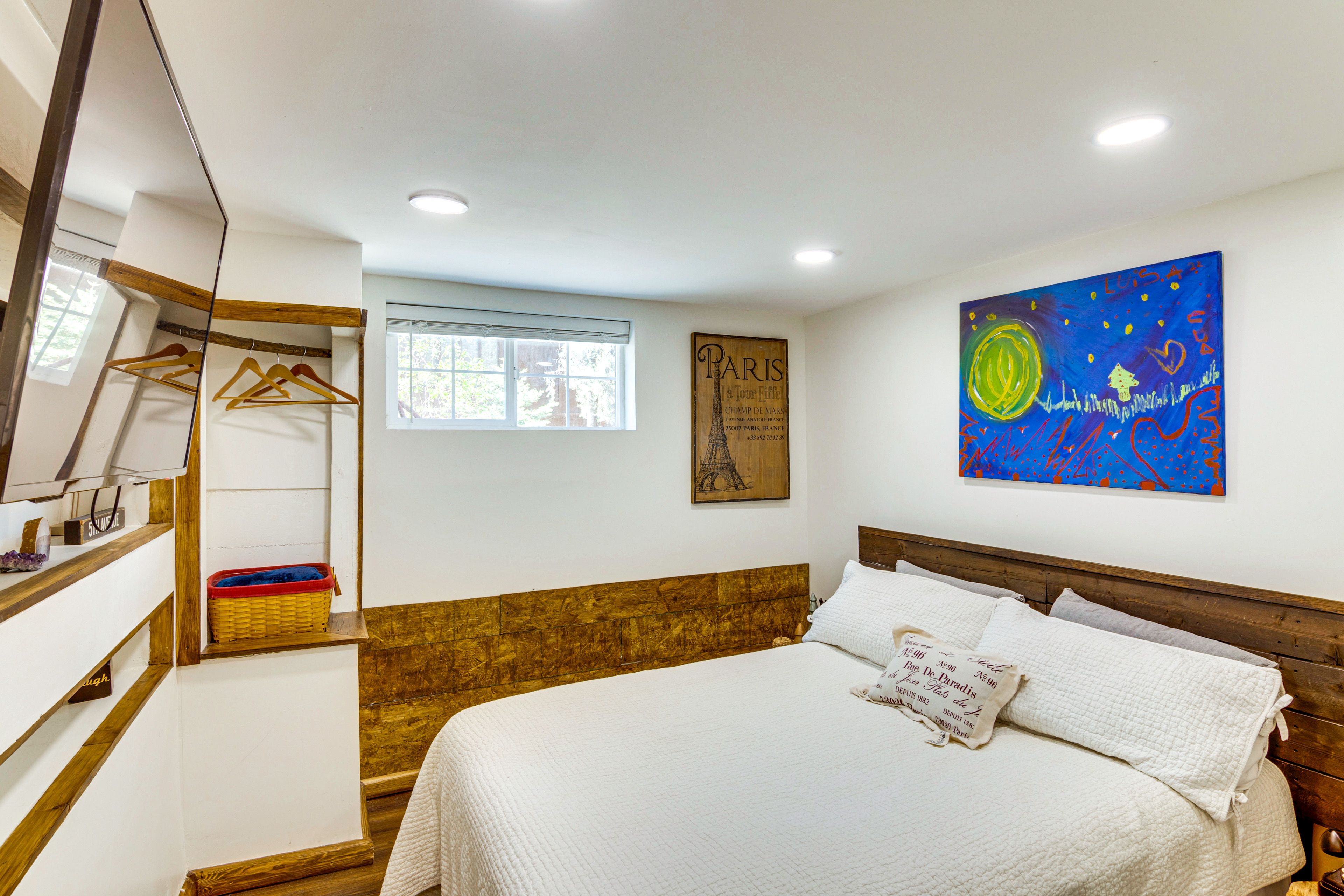 Bedroom 1 | Queen Bed | Linens Provided