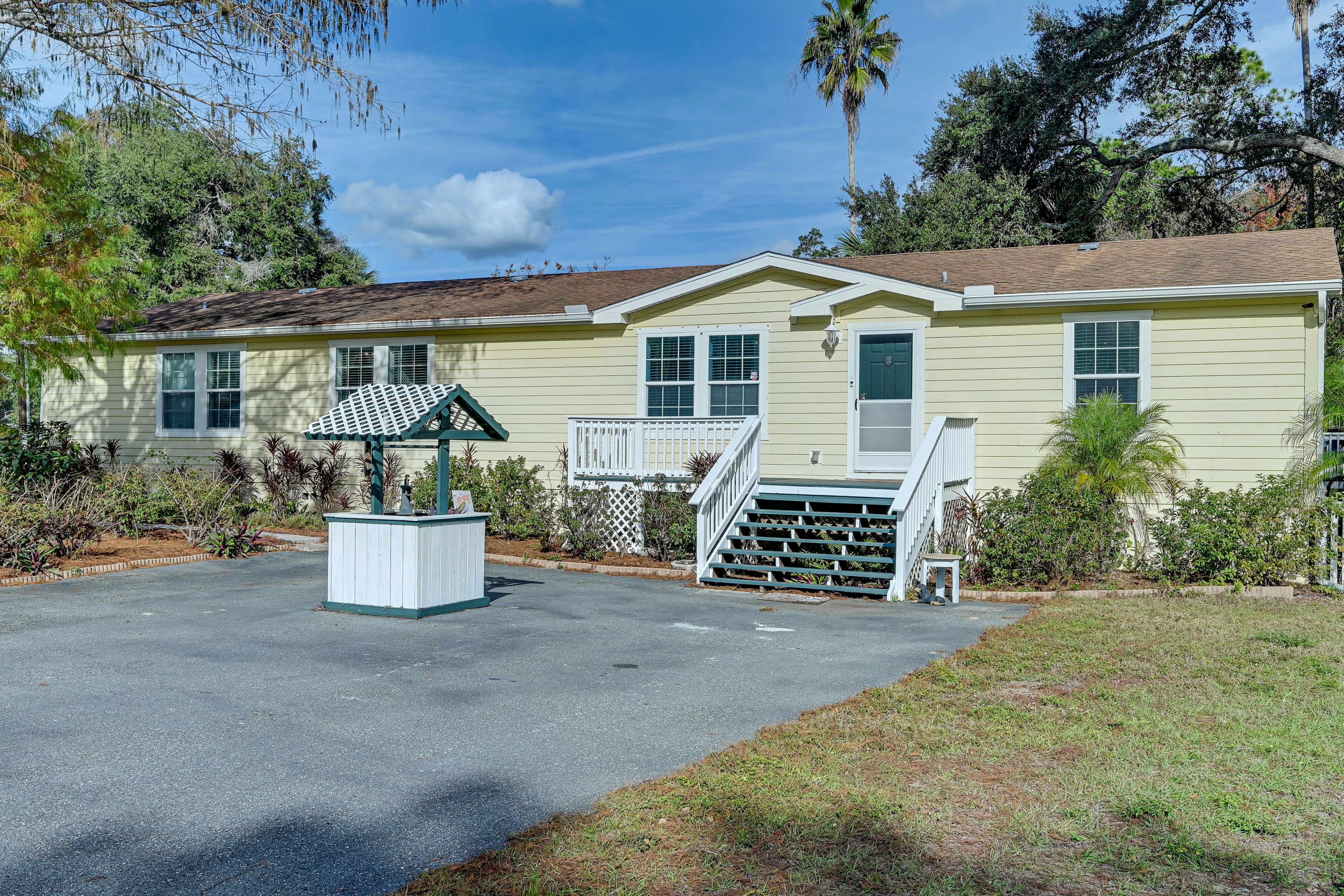 Parking | Driveway (4 Vehicles) | Boat Parking