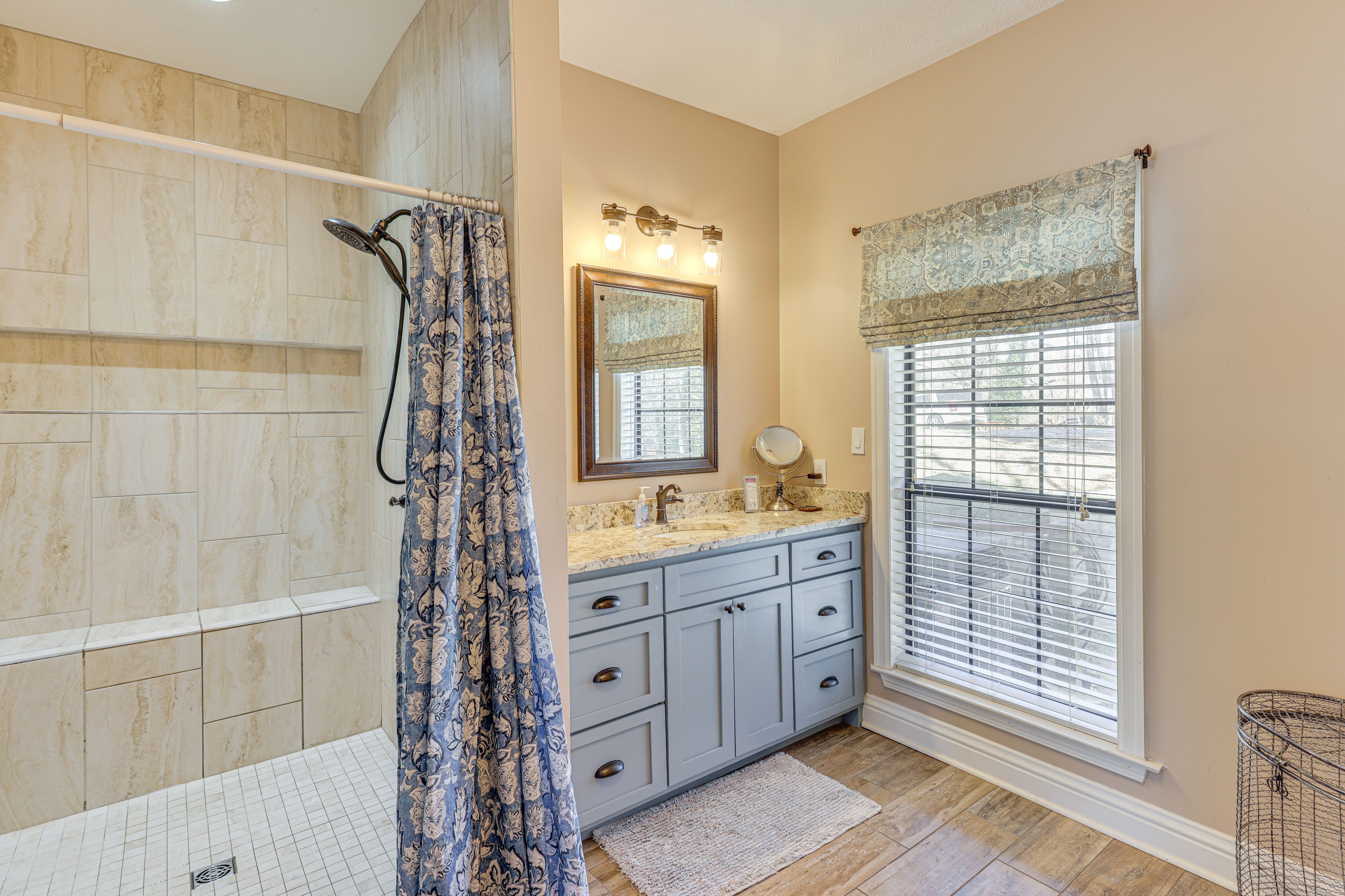 Bathroom | 1st Floor