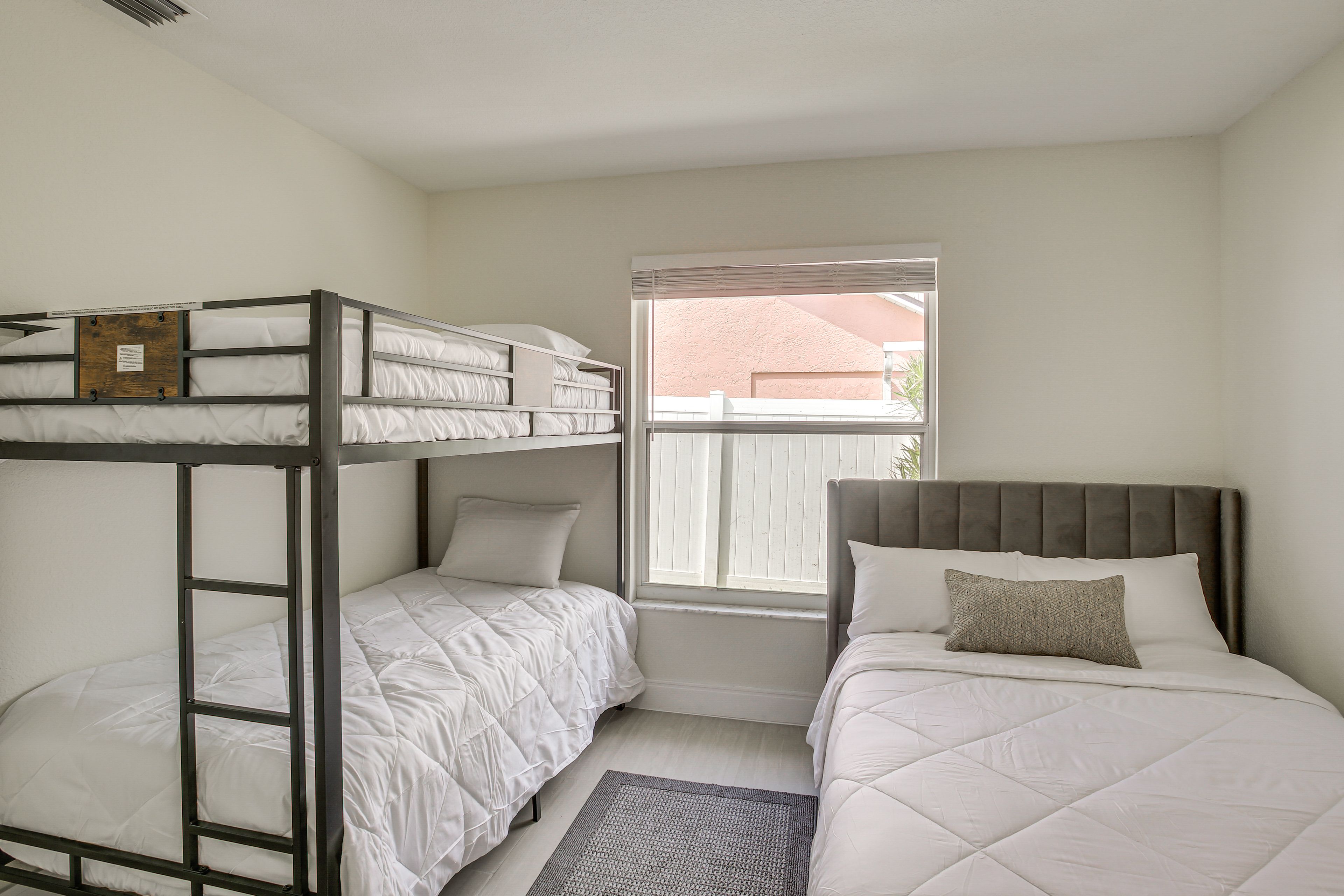 Bedroom 3 | Twin Bunk Bed | Full Bed