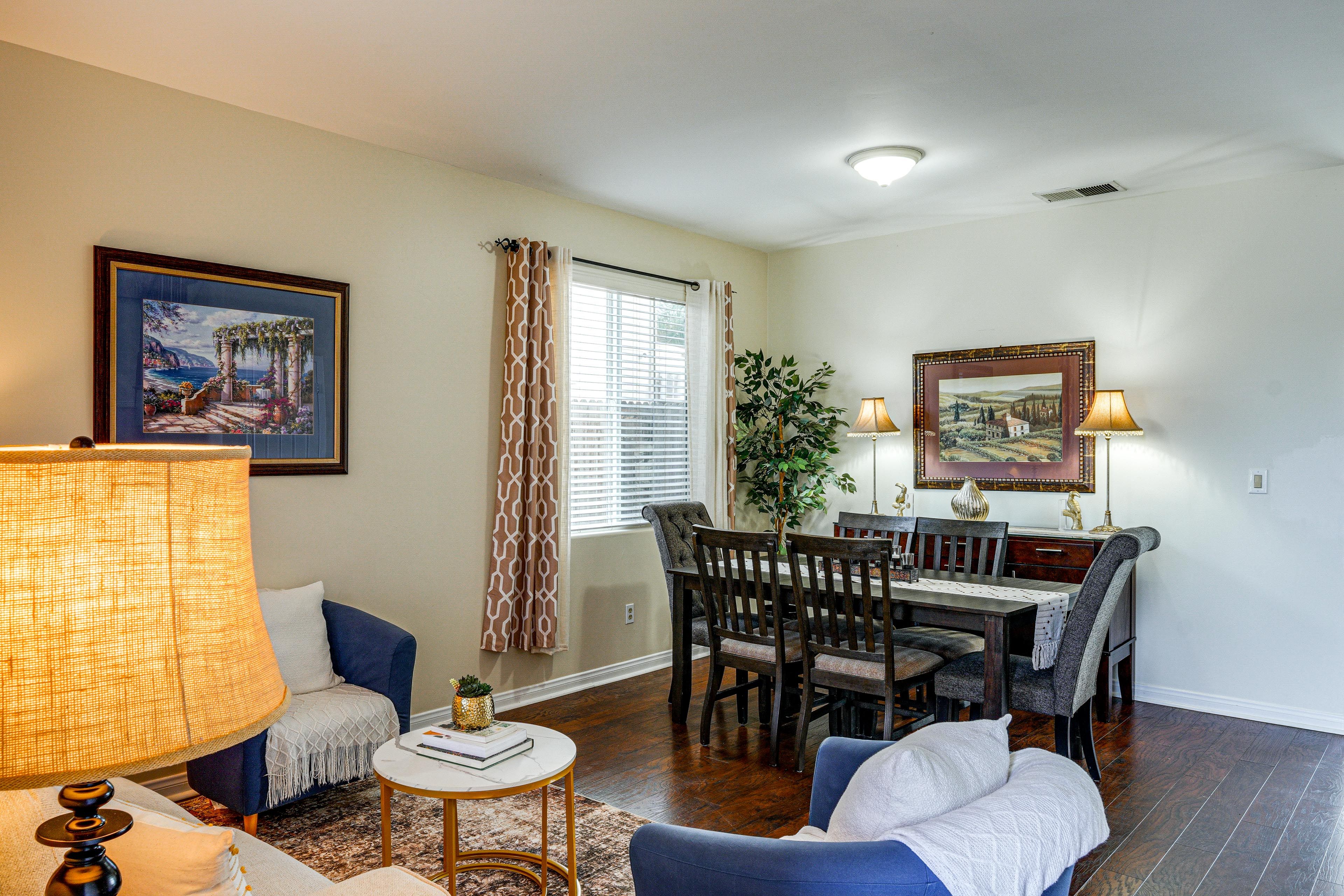 Sitting Area | 1st Floor