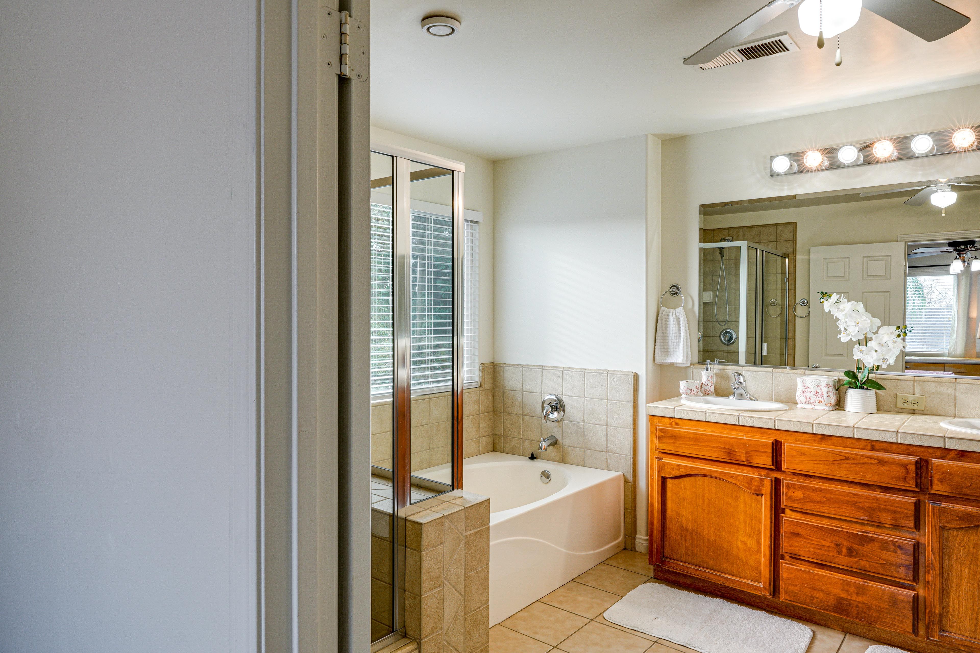 En-Suite Bathroom | 2nd Floor