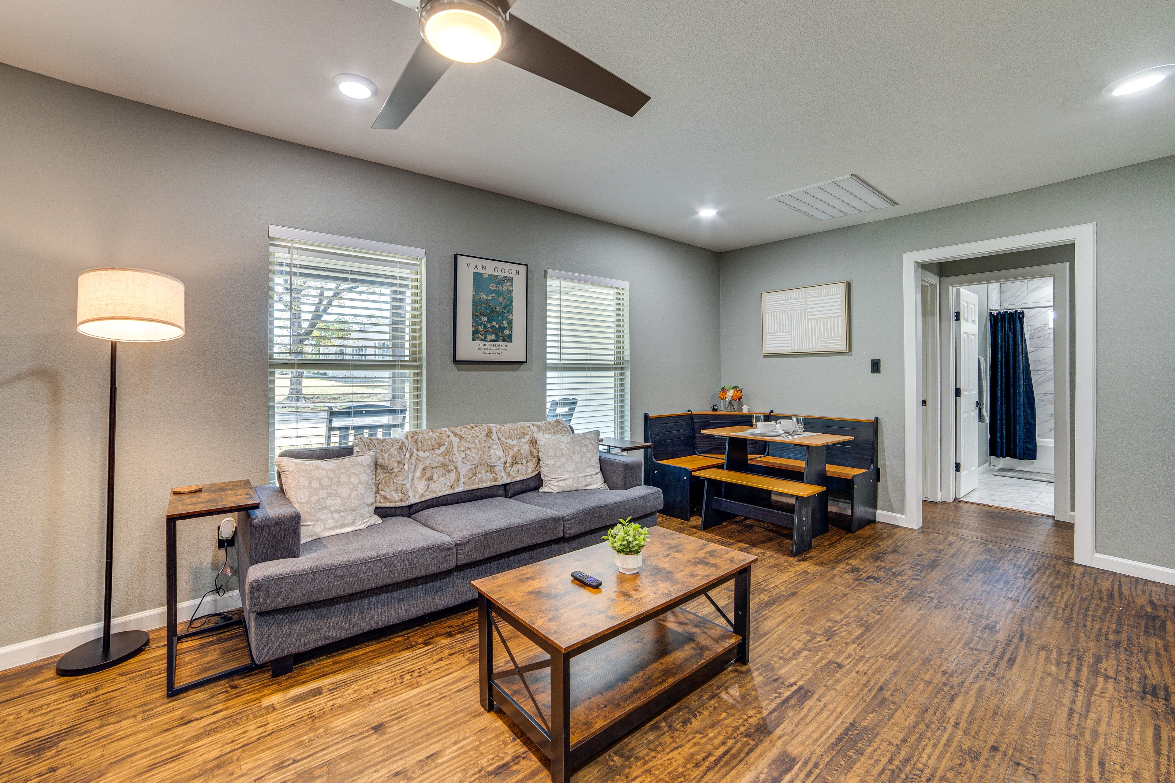 Living Room | Smart TV | Free WiFi