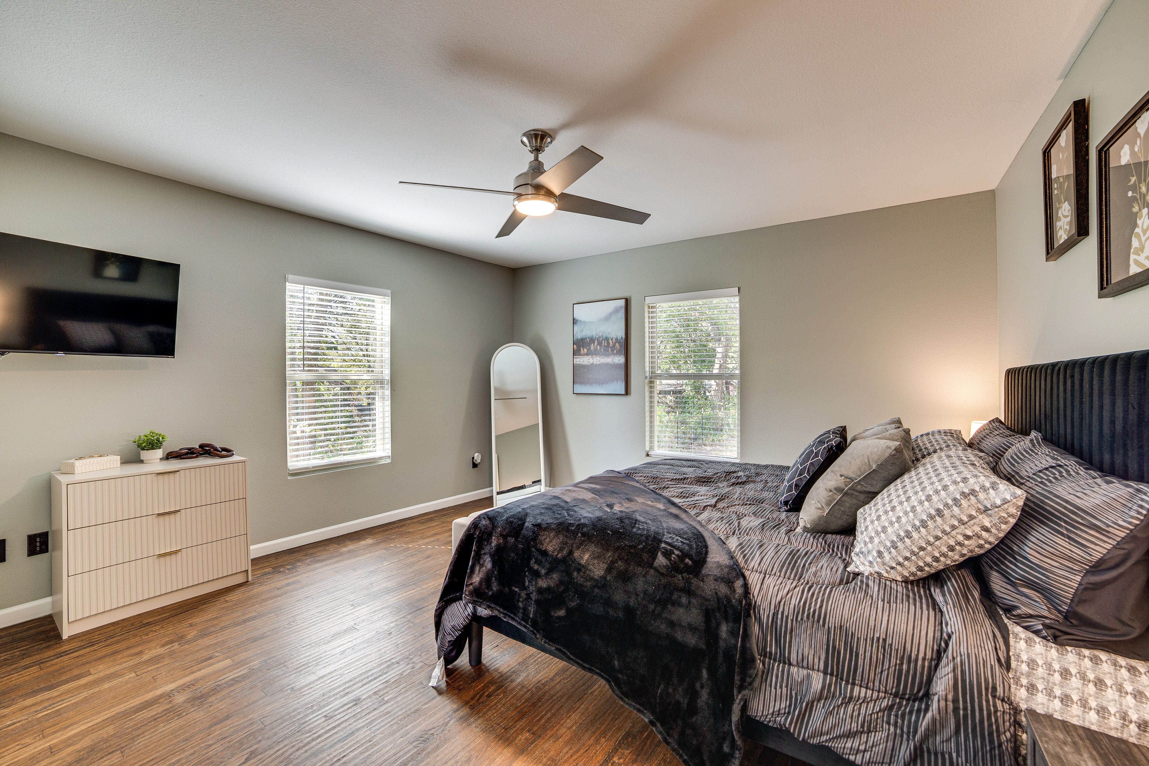 Bedroom 1 | King Bed | En-Suite Bathroom