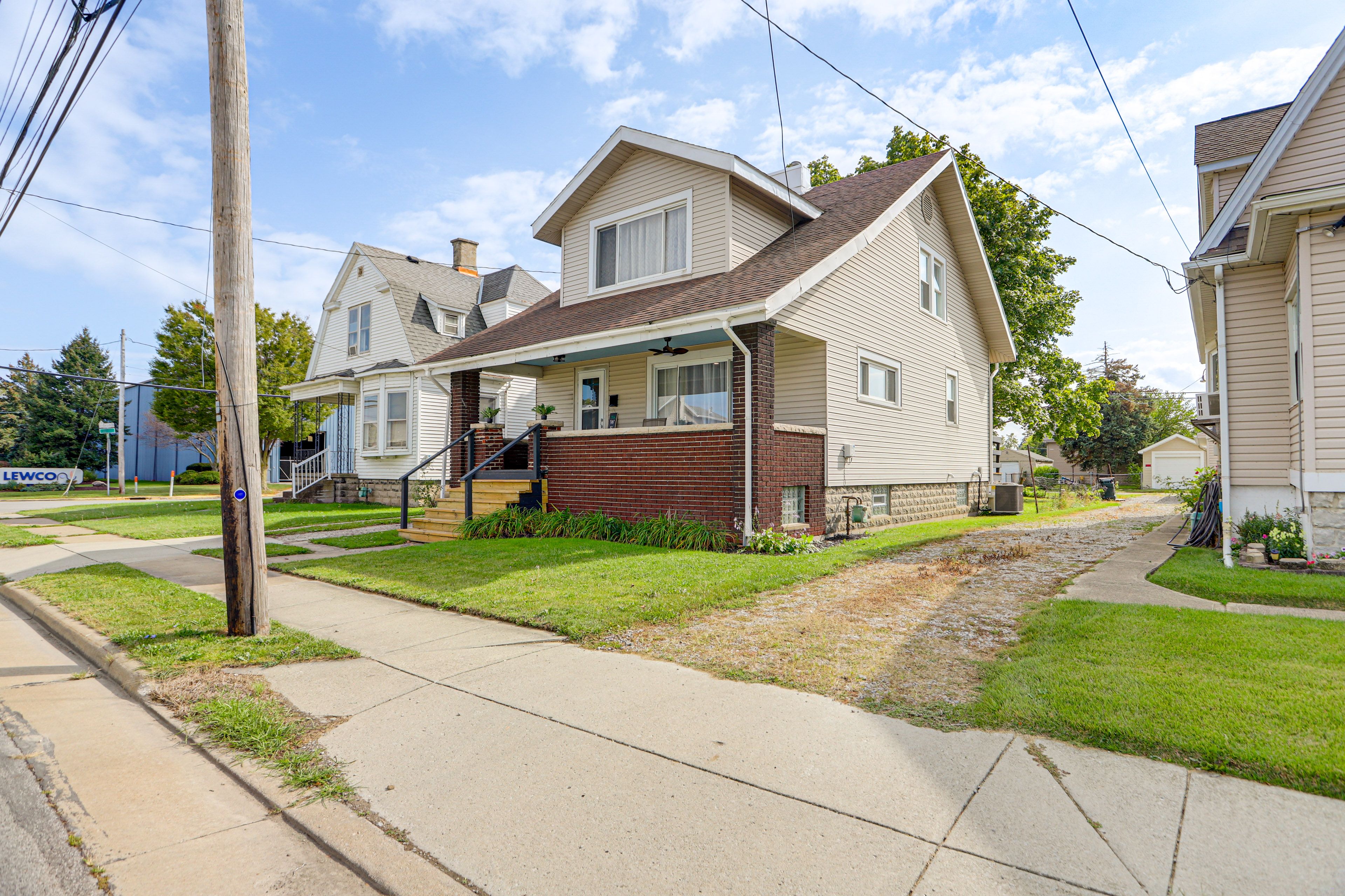 Parking | Driveway (3 Vehicles)