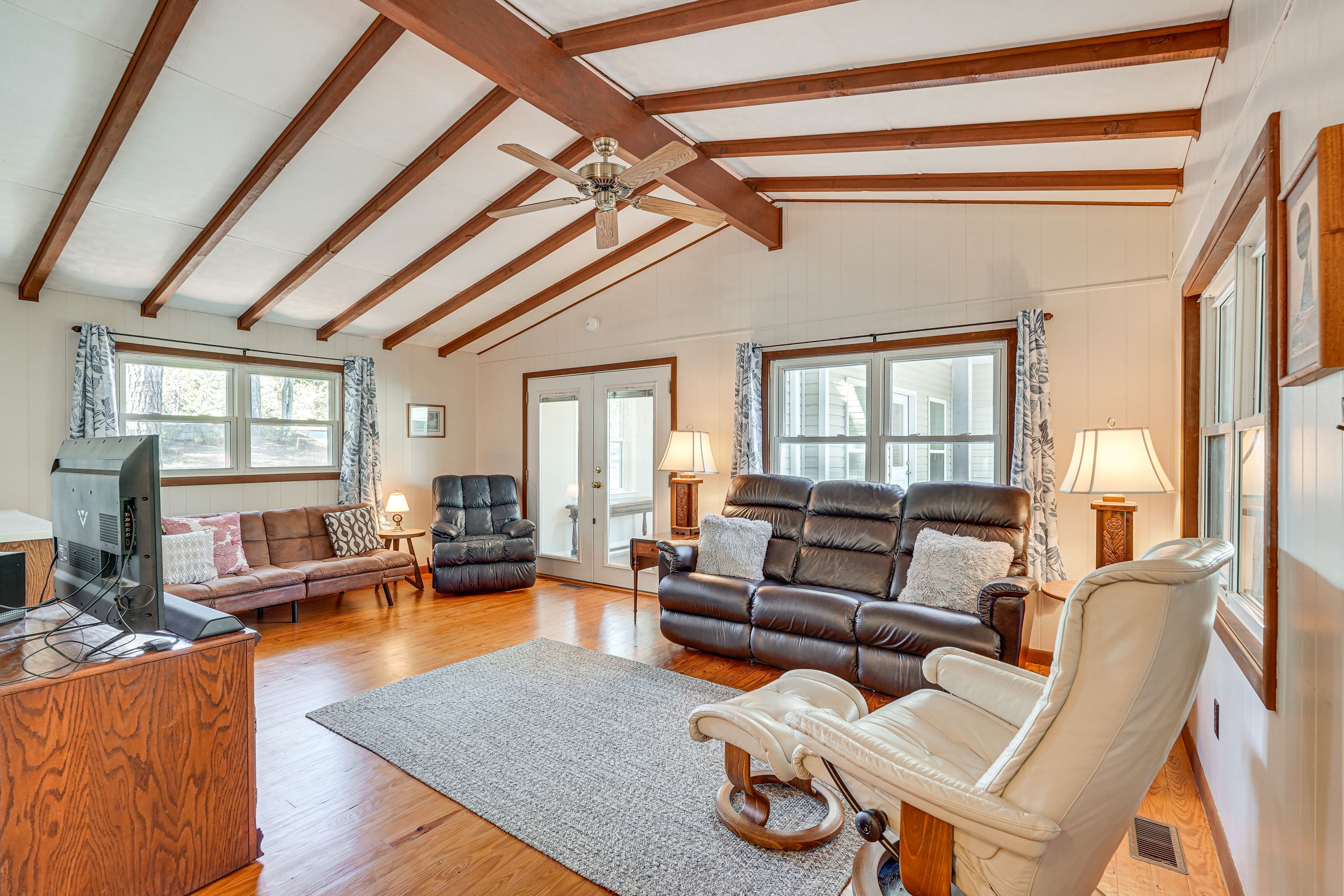 Living Room | Full Futon