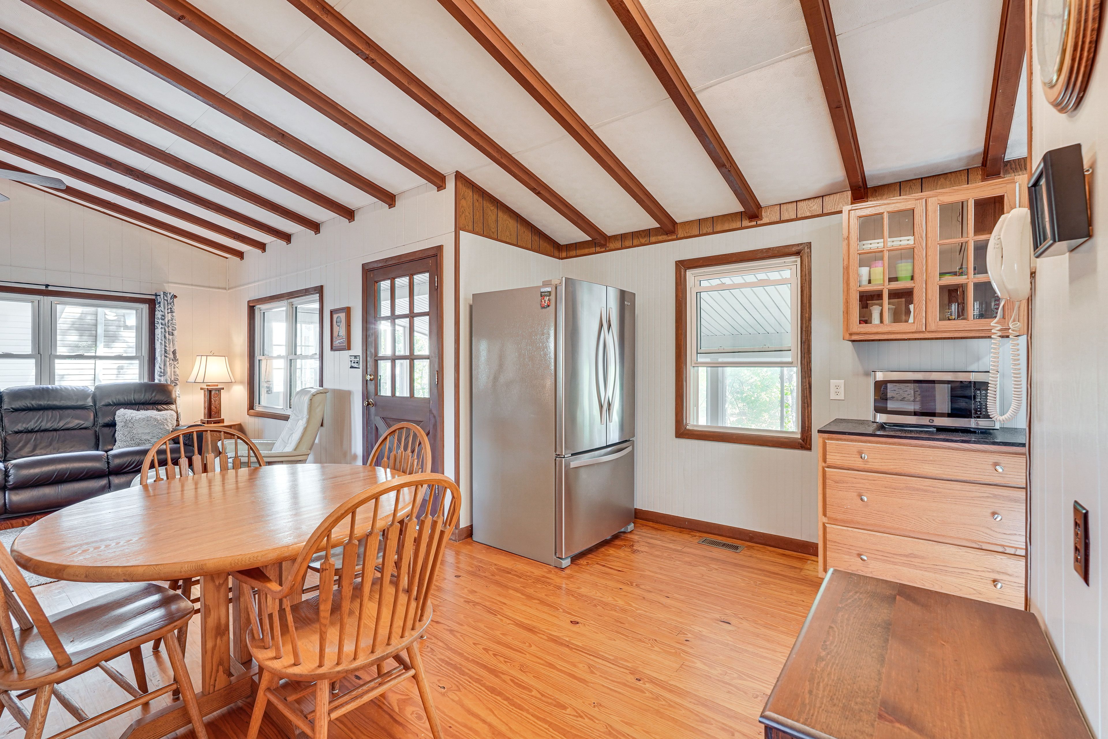 Dining Area | Kitchenette