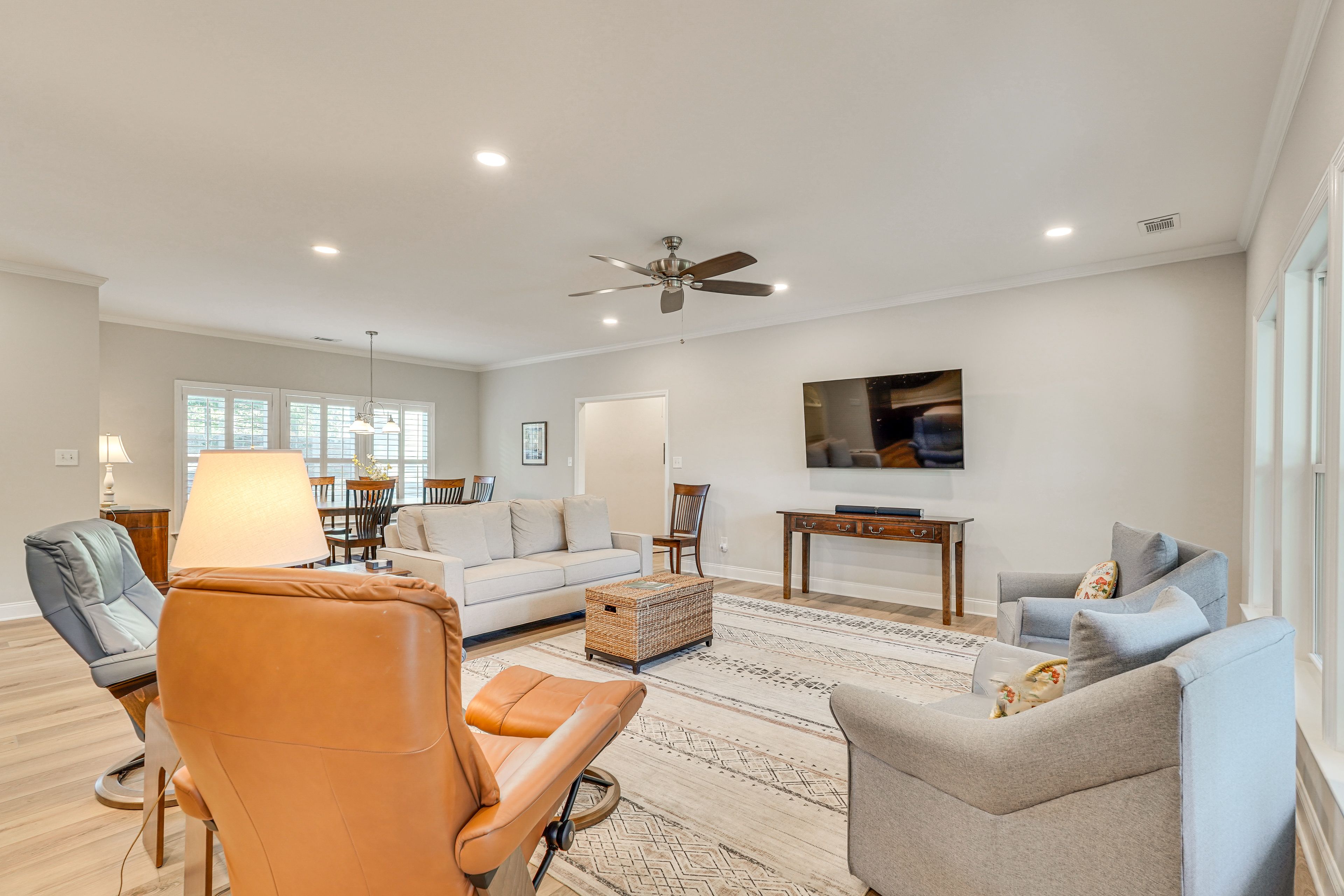 Great Room | Smart TV | Free WiFi