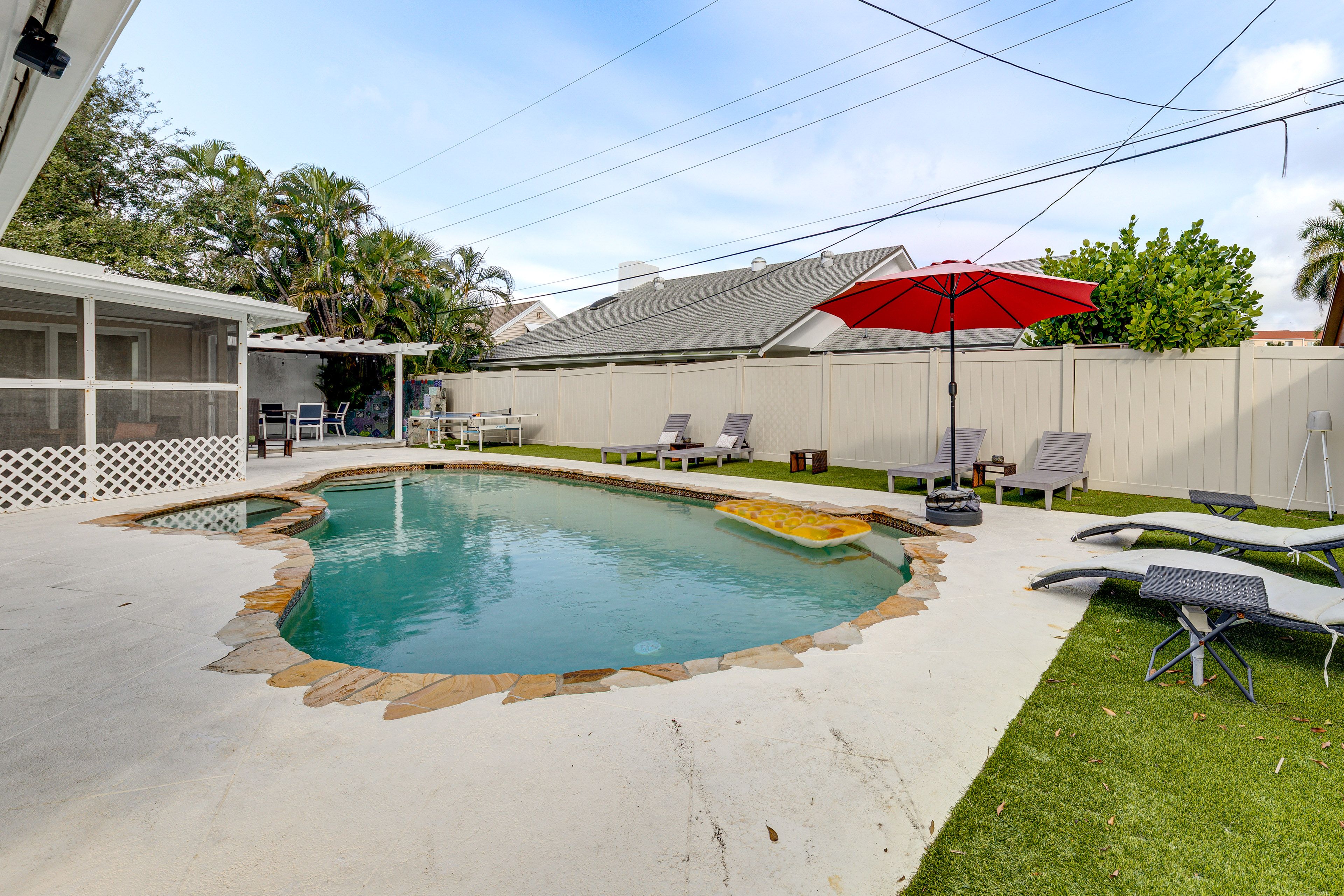 Saltwater Pool | Jacuzzi | Fenced Yard