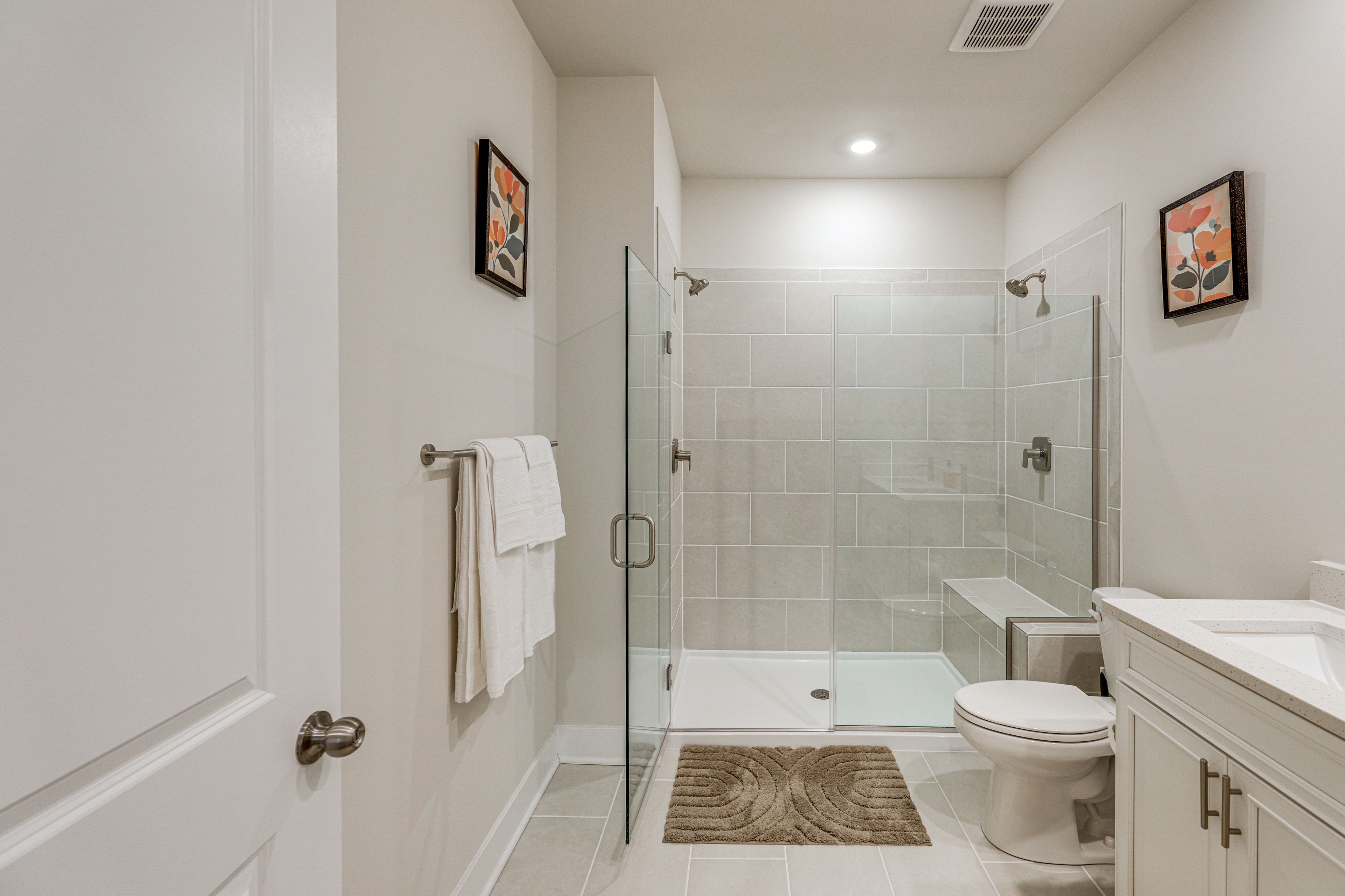Full Bathroom | 1st Floor