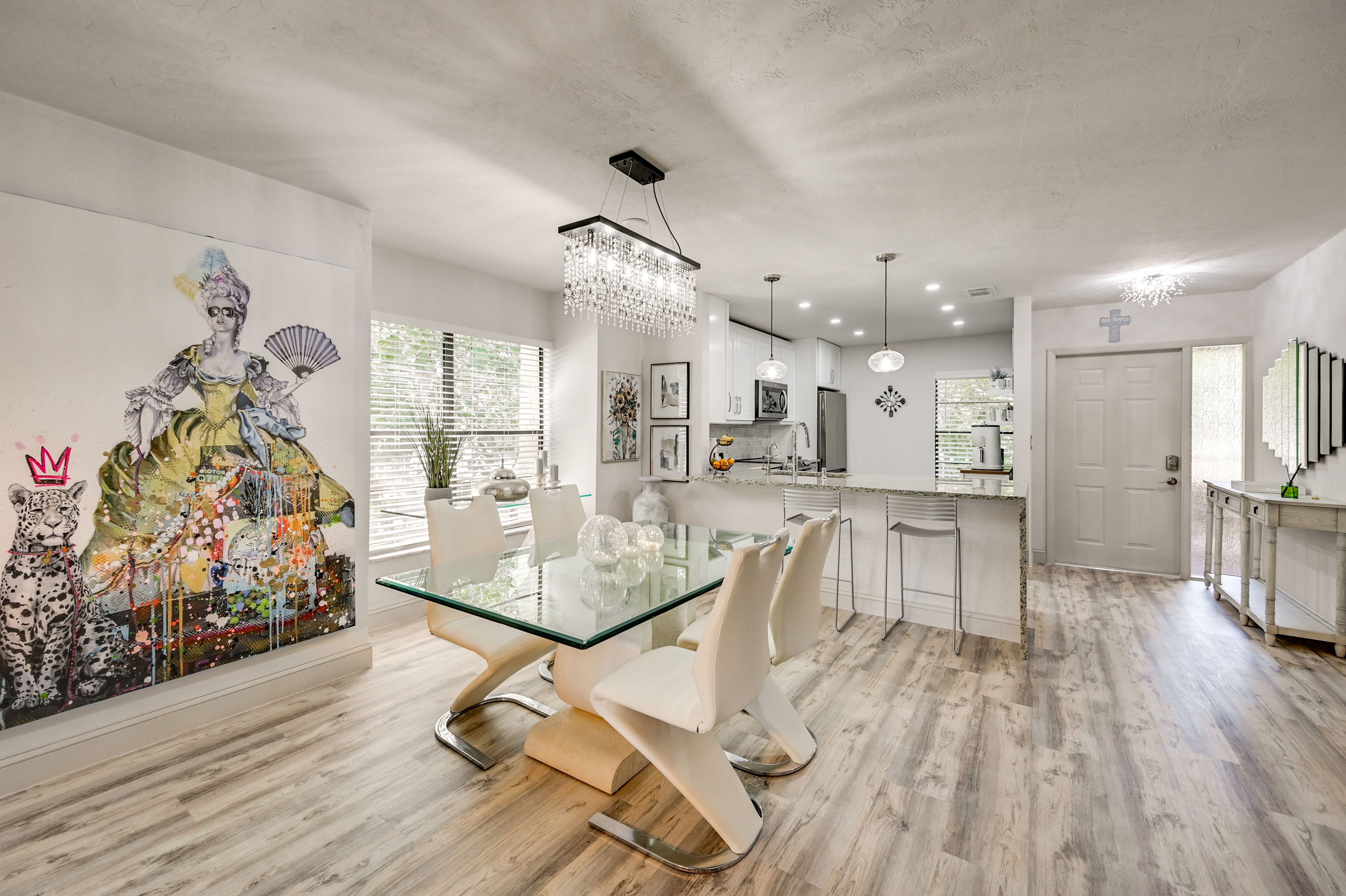 Dining Table | Dishware & Flatware