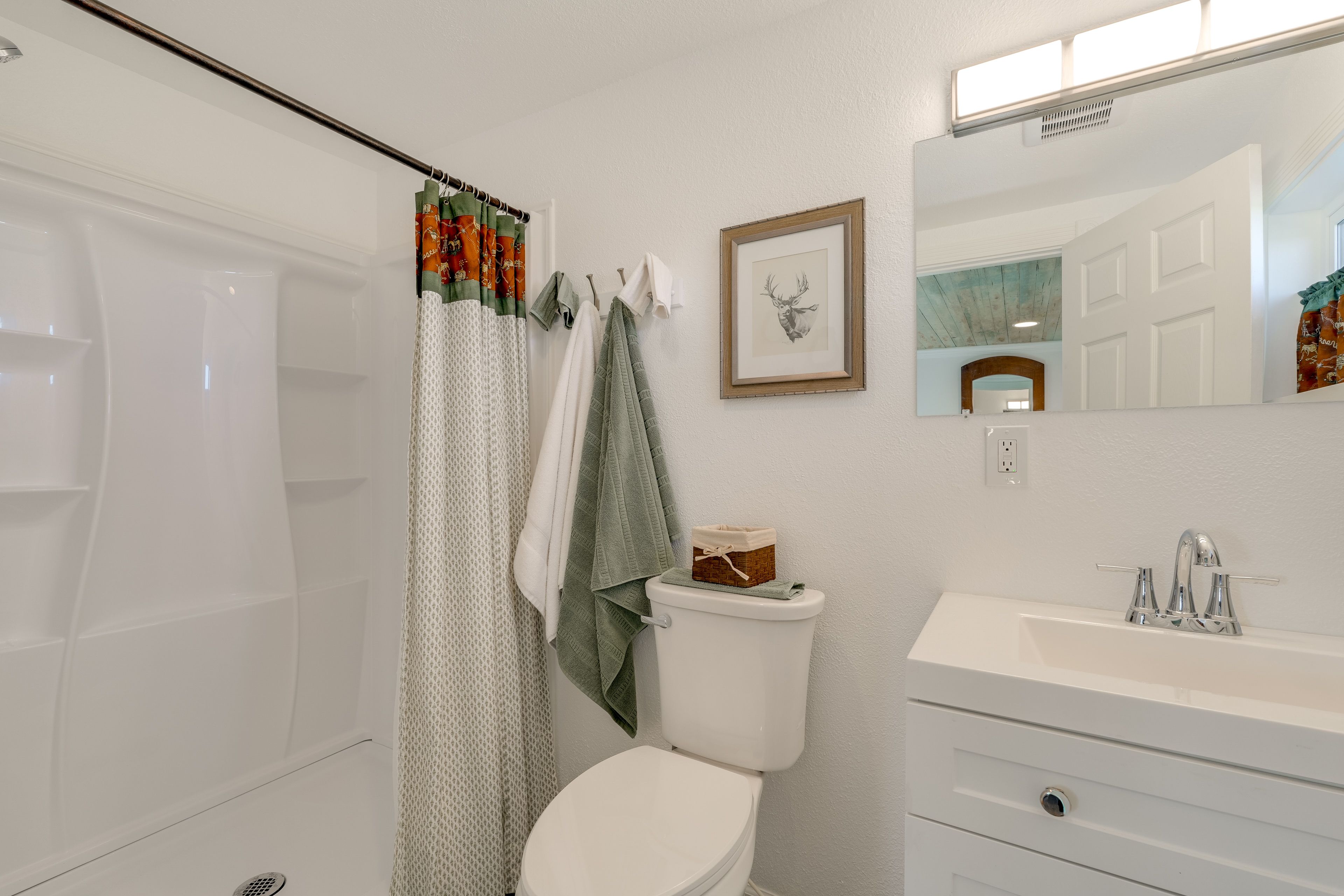 New Full Bath | Towels | Hair Dryer