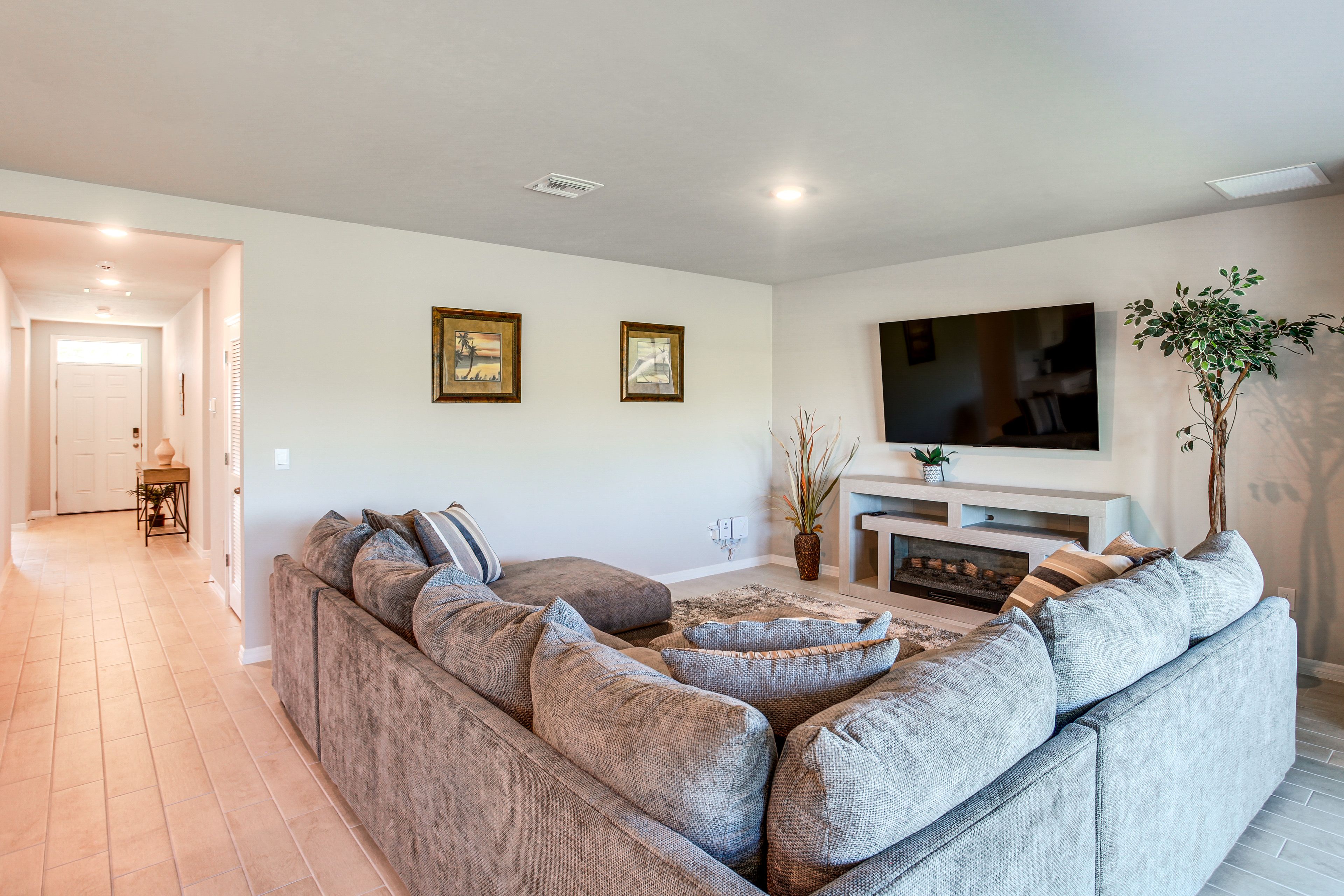 Cape Coral Vacation Rental | 4BR | 3BA | 1 Step to Enter | 2,700 Sq Ft