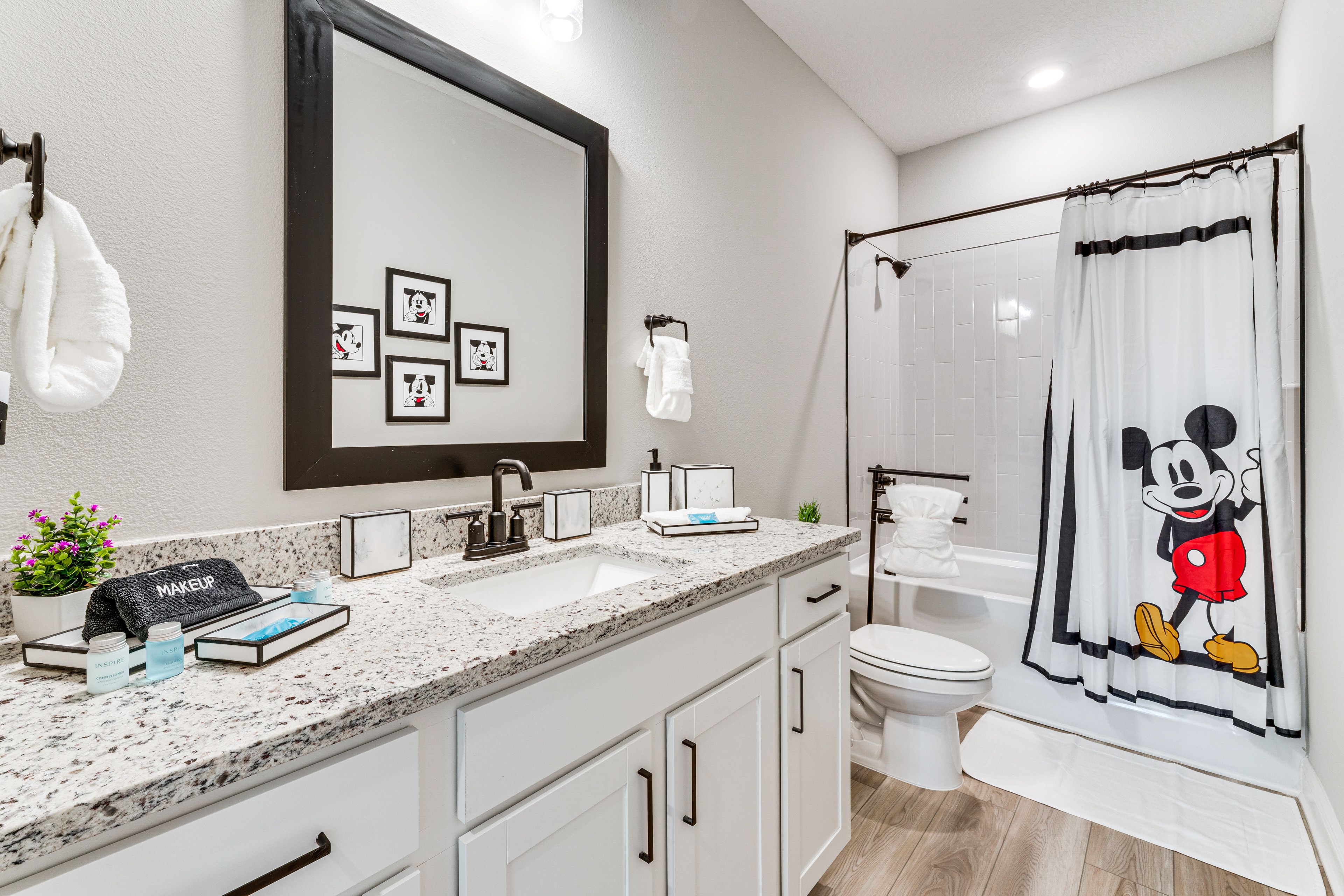 Full Bathroom | 2nd Floor