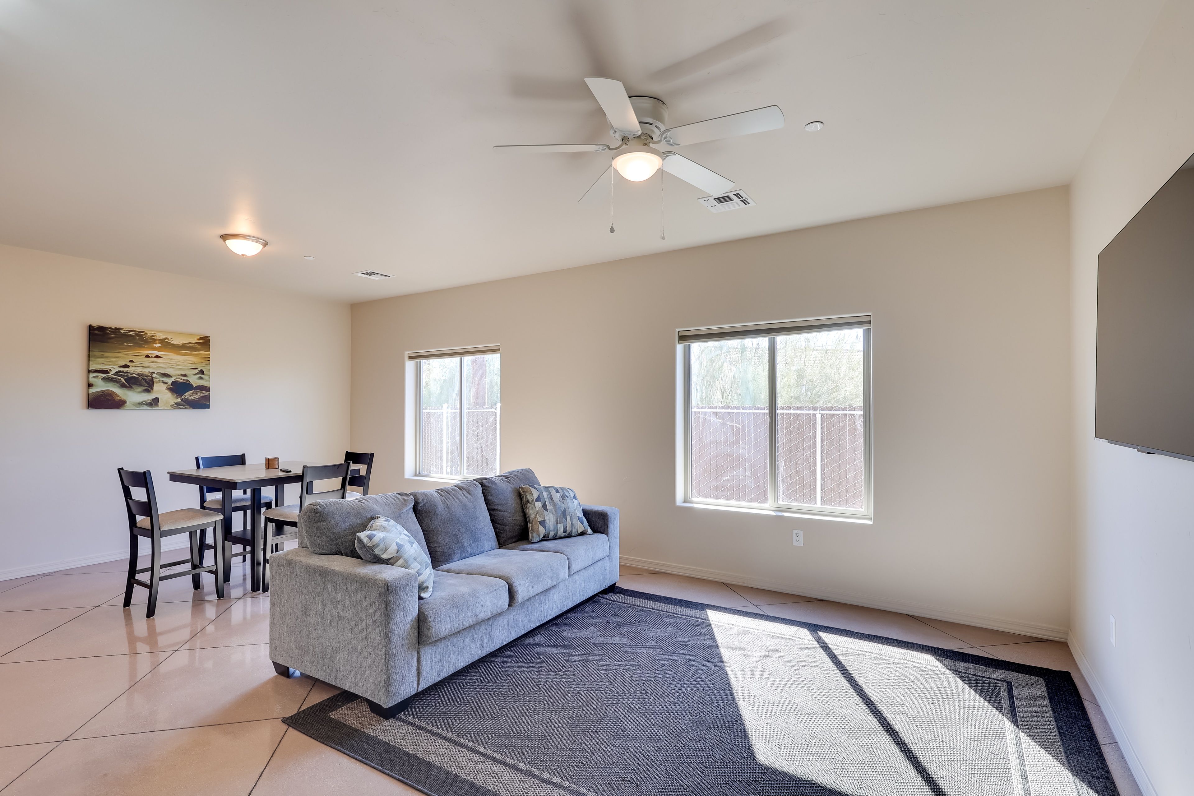 Living Room | Queen Sleeper Sofa | Smart TV | Free WiFi | Central A/C & Heat