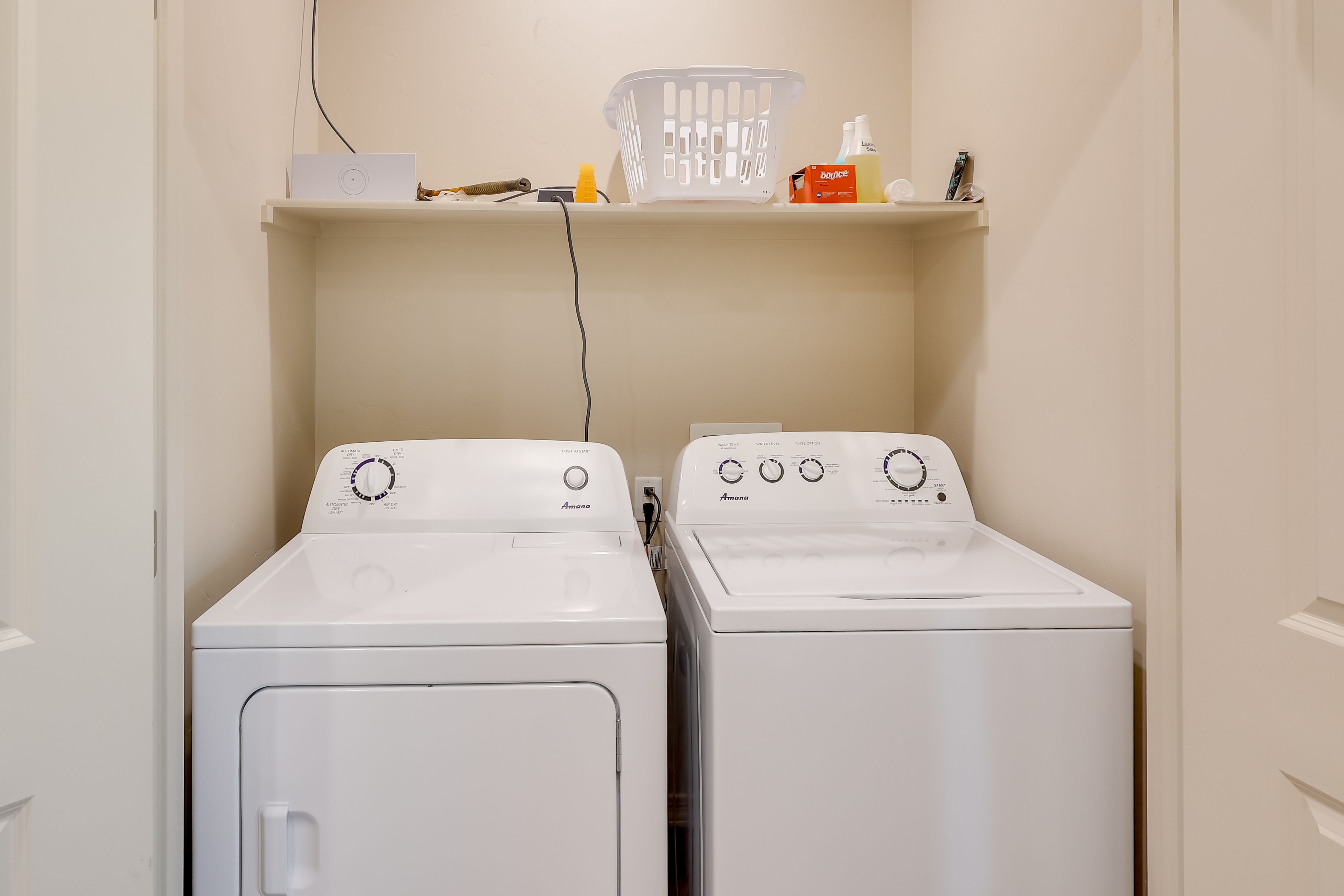 Laundry Closet | Washer & Dryer