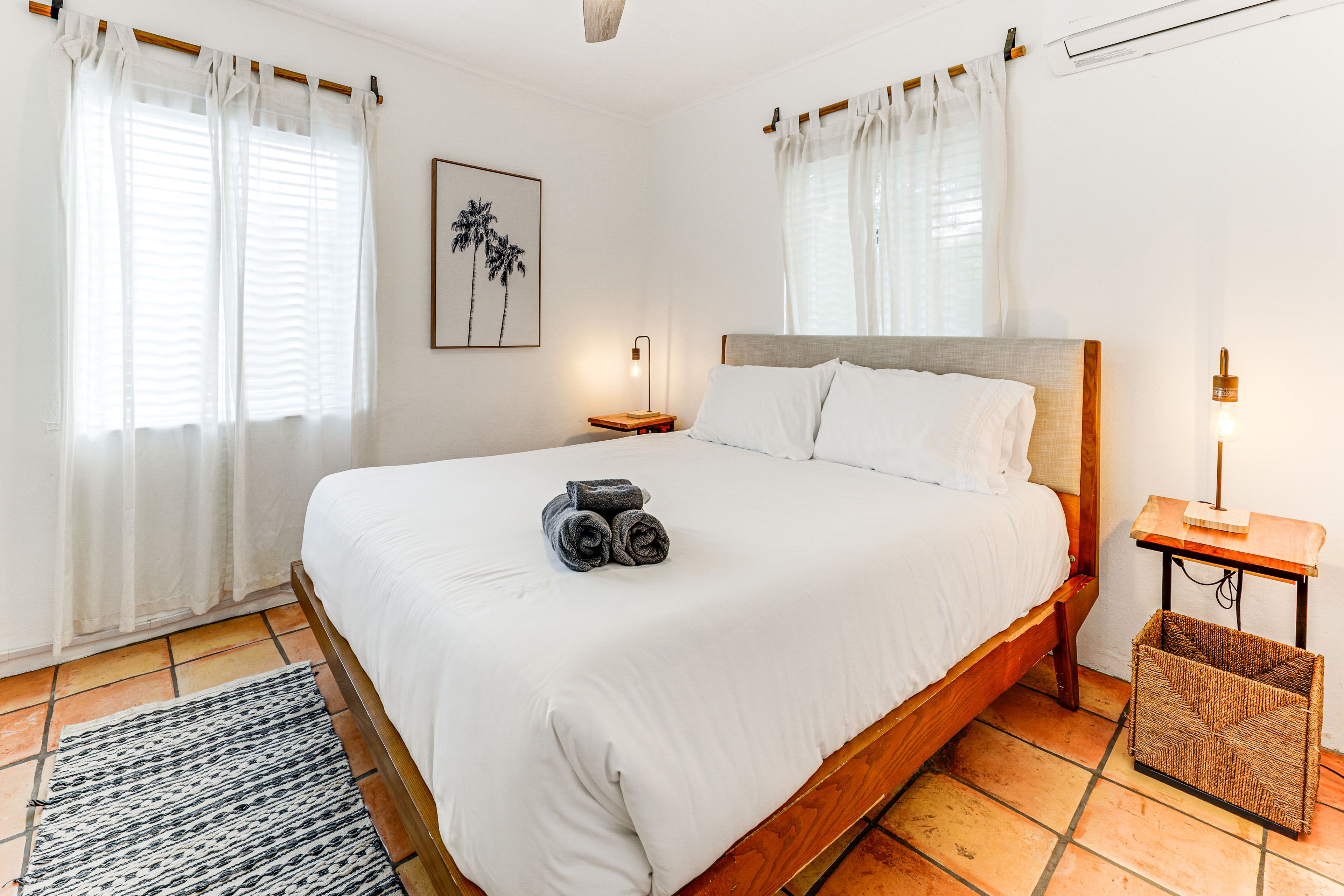 Bedroom 2 | Queen Bed | Smart TV