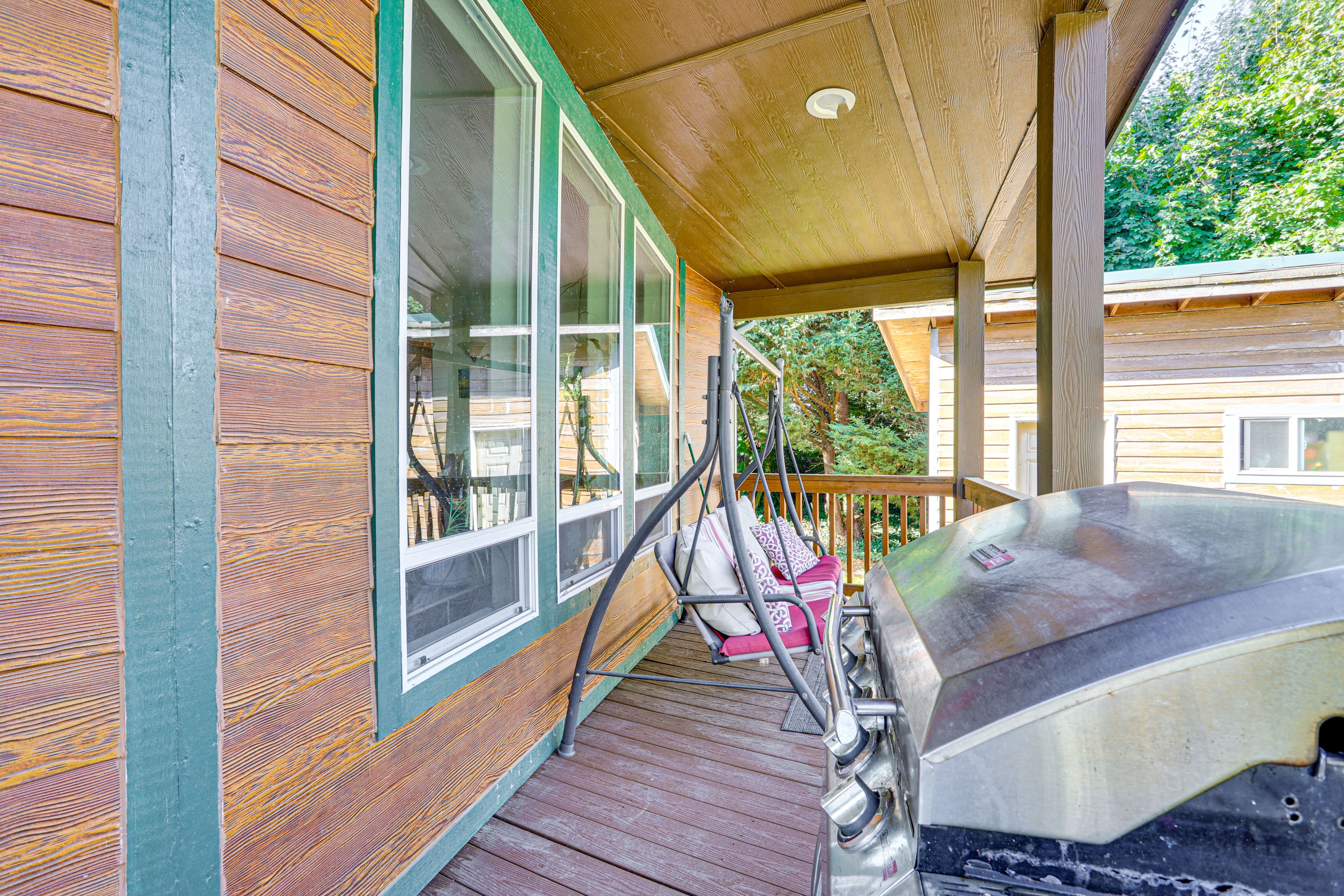 Wraparound Porch | Gas Grill | Mountain Views