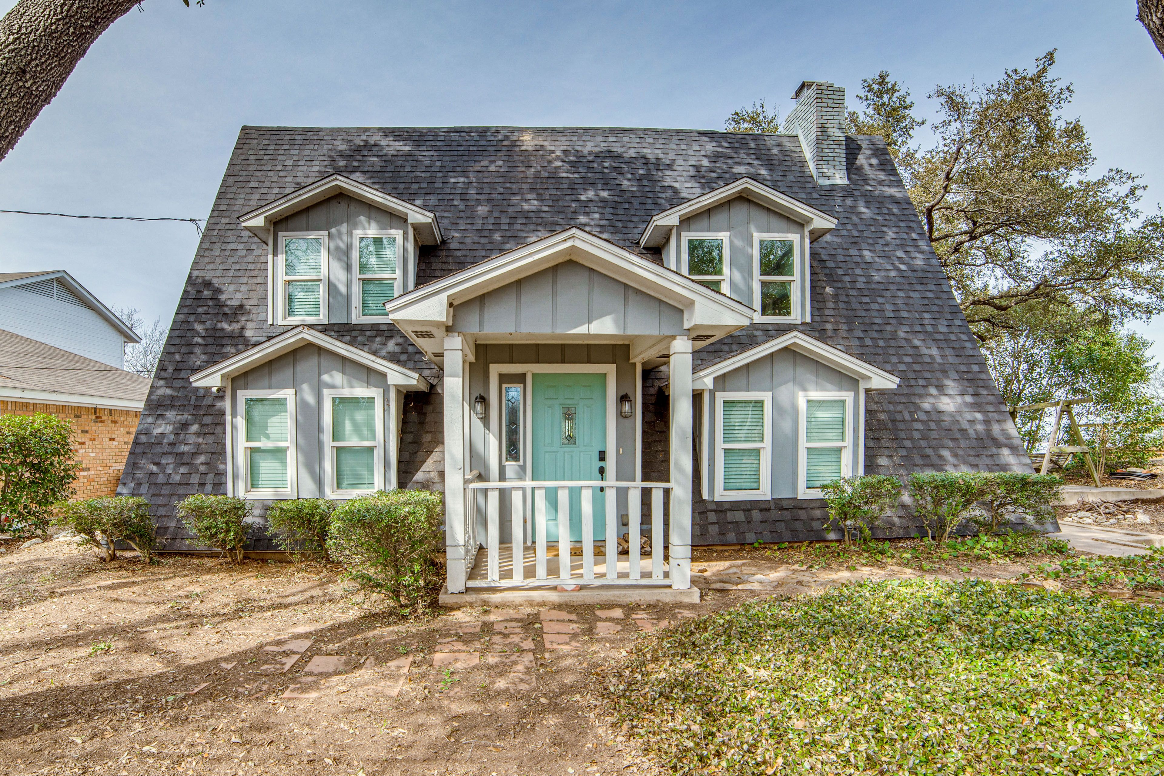 Driveway Parking | 4 Vehicles