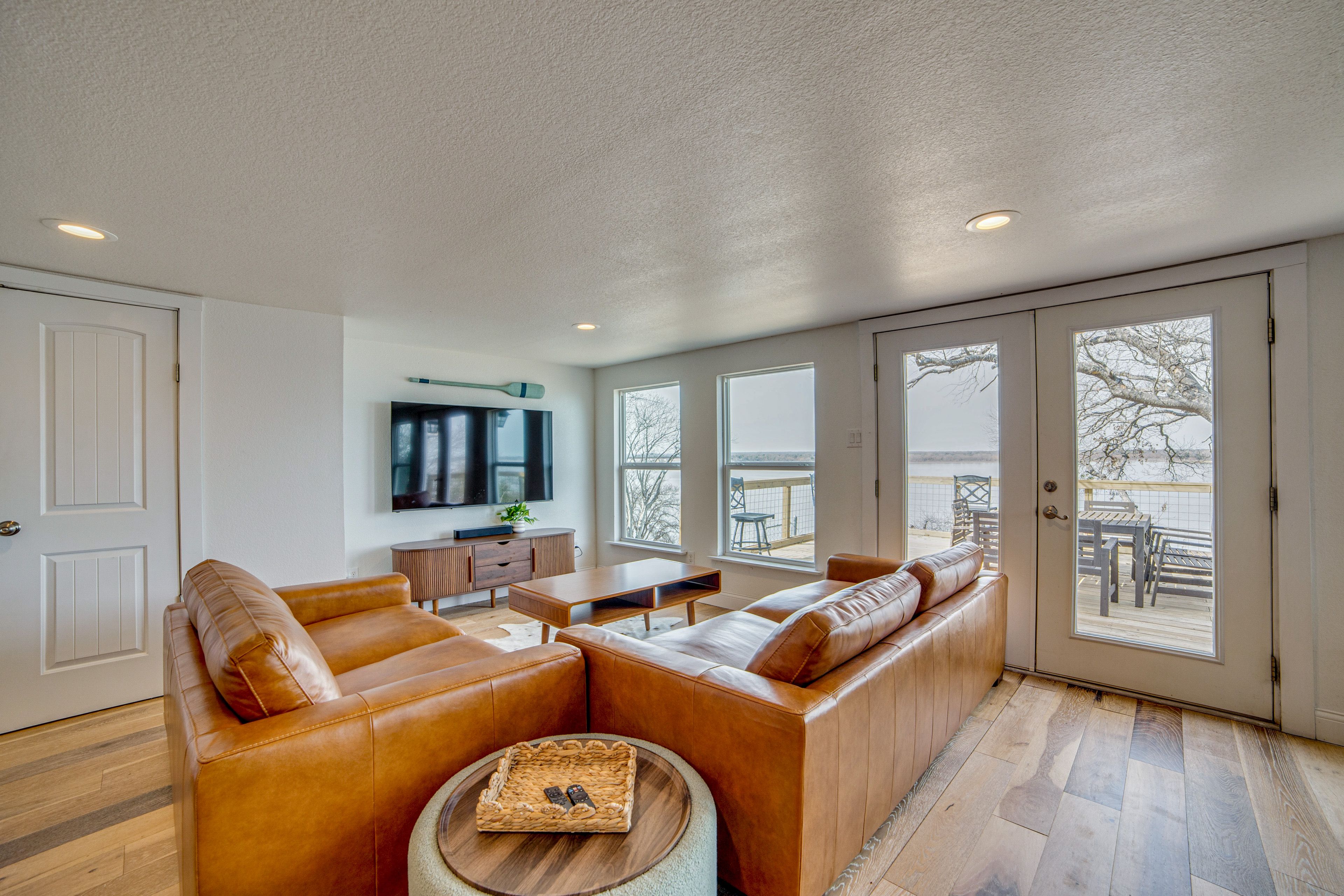 Interior | Central Heating & A/C | In-Unit Laundry