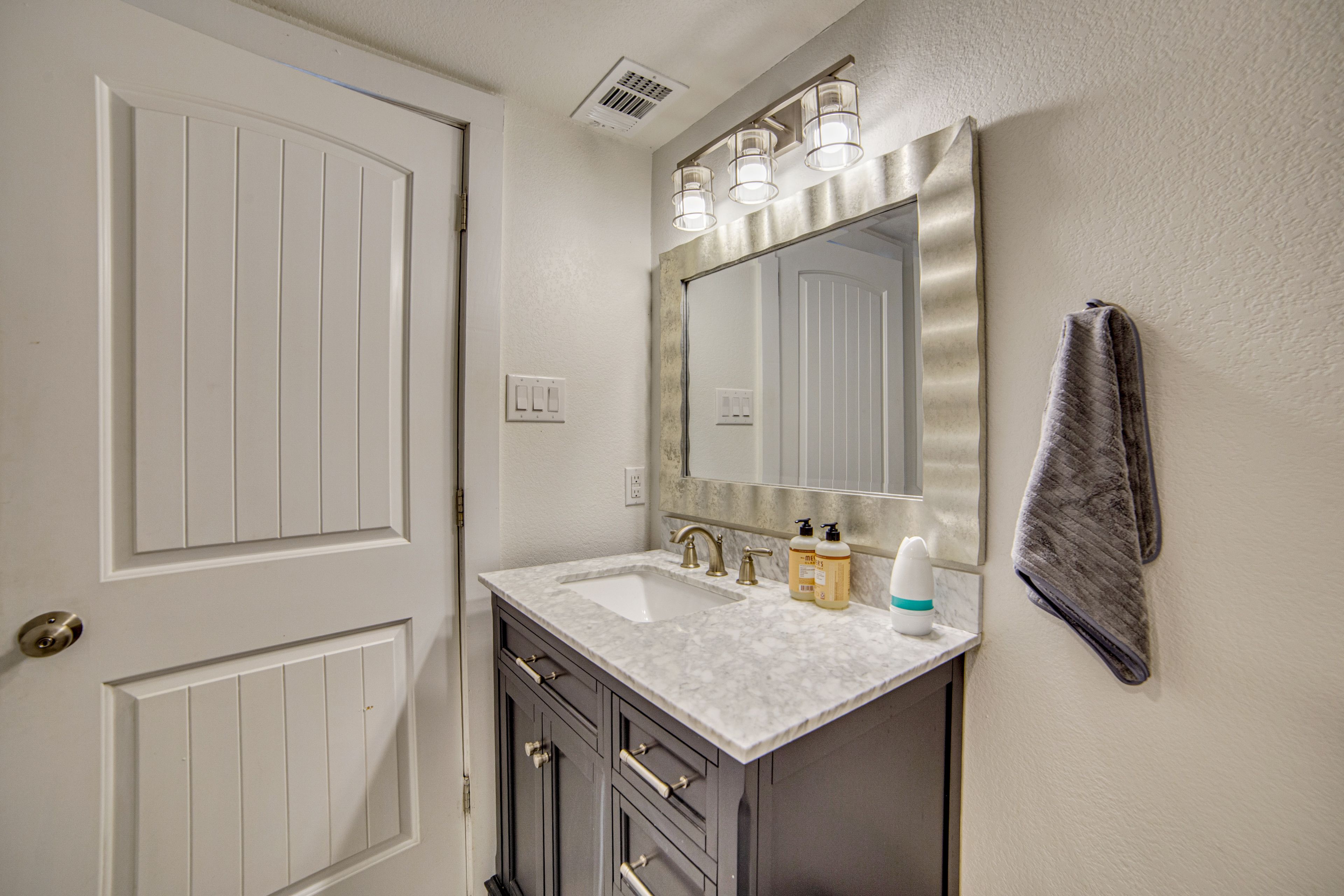 Bathroom | 1st Floor