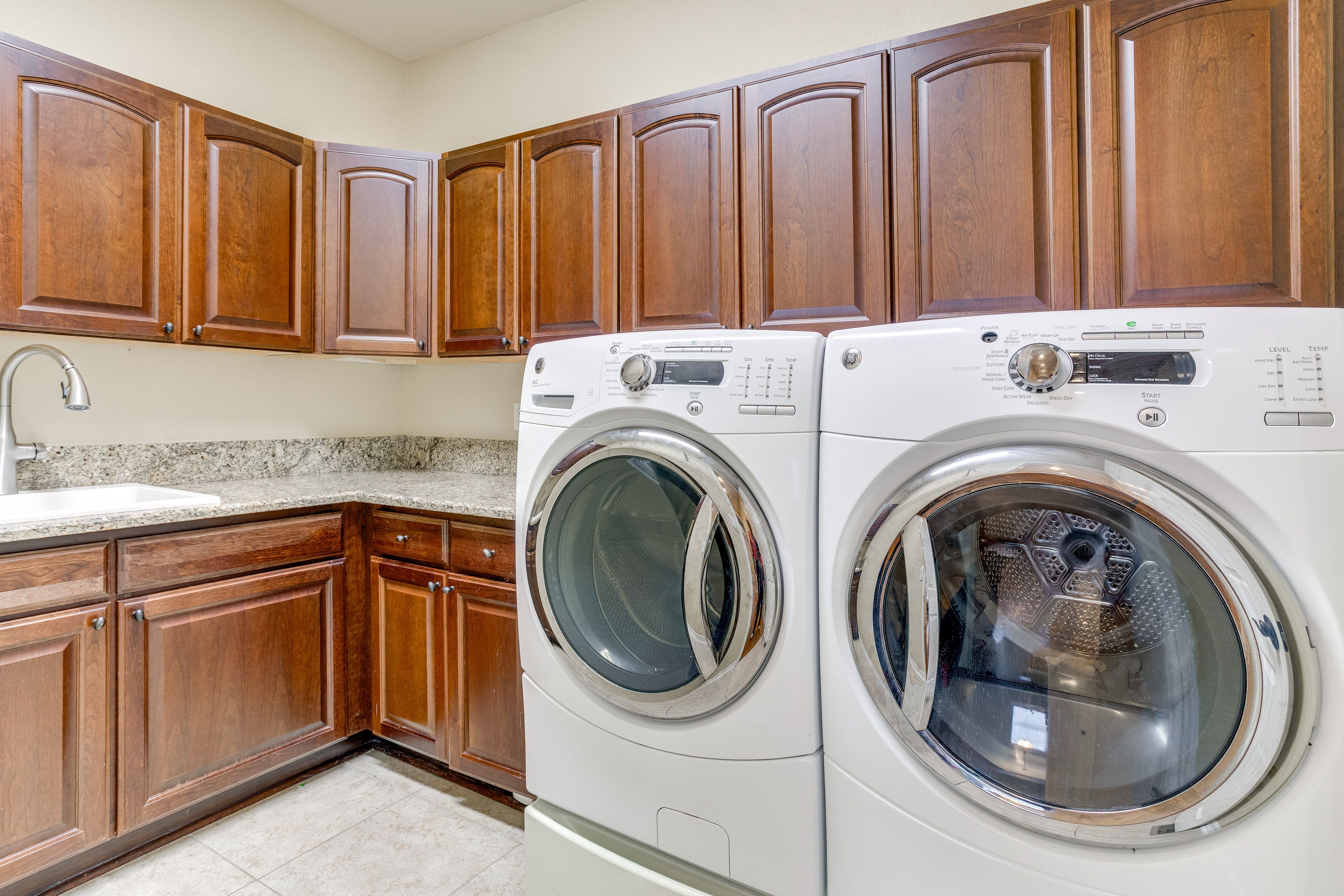 Washer & Dryer | Main Floor
