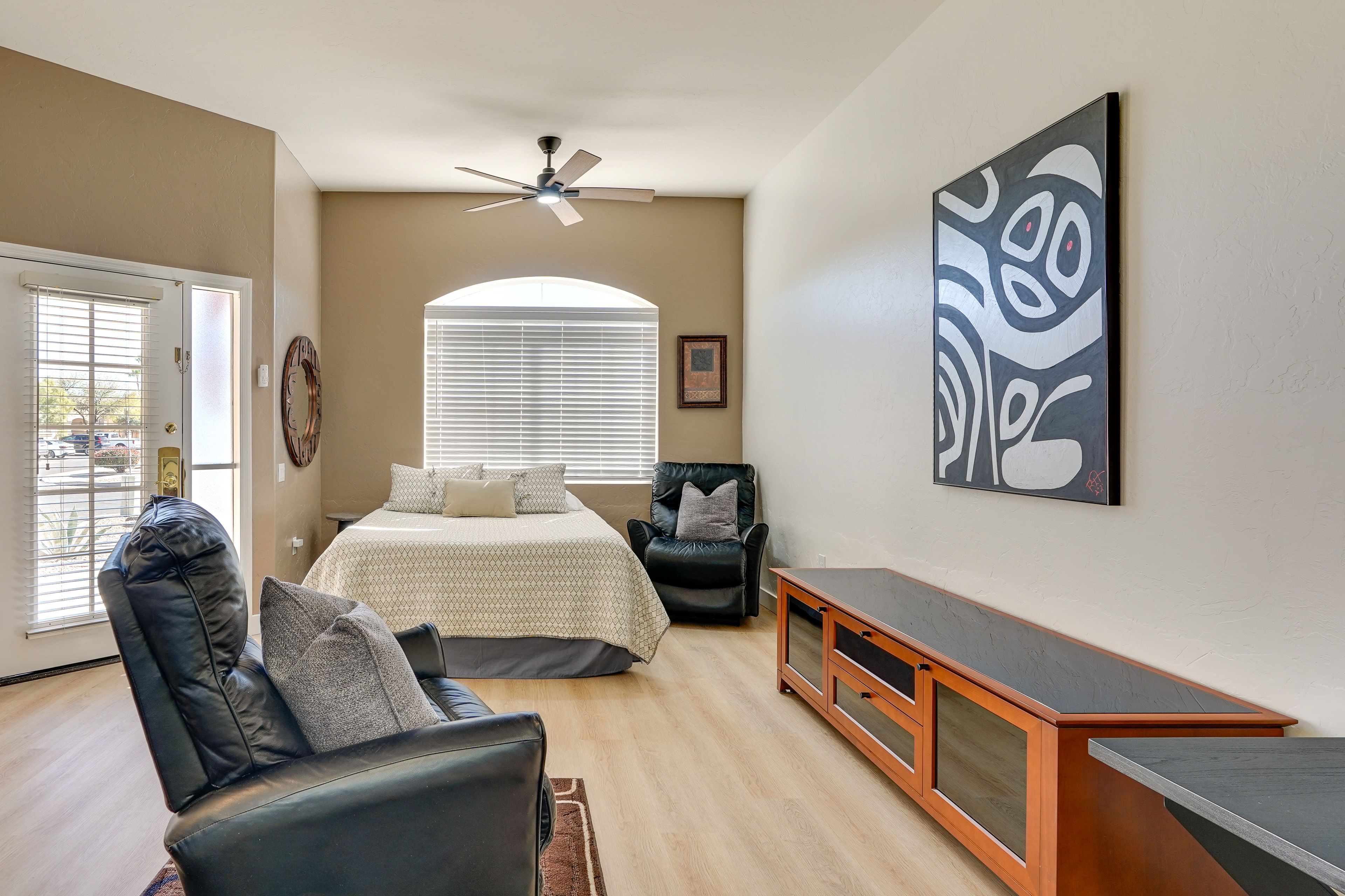 Bedroom 2 | Queen Bed