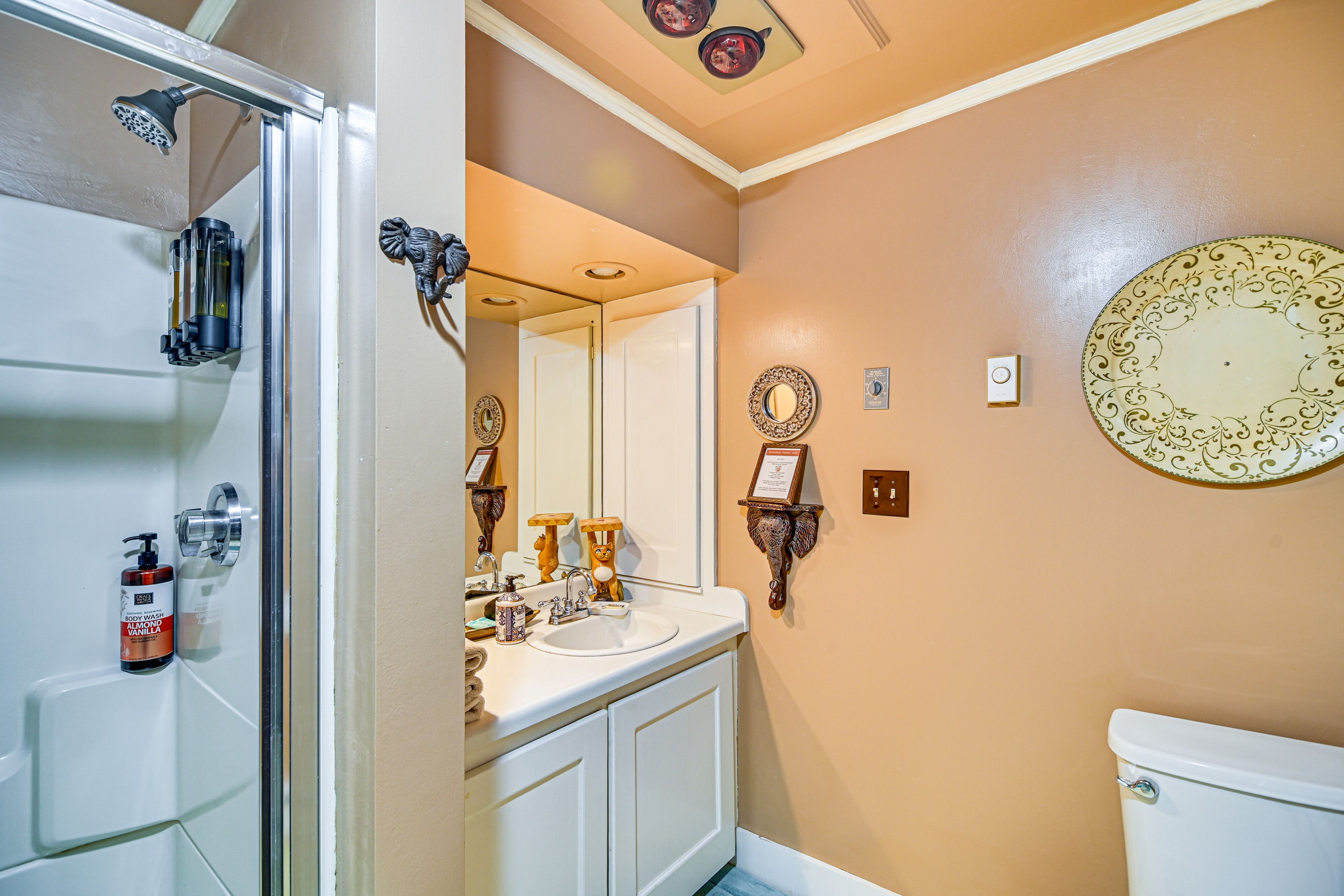 En-Suite Bathroom | 2nd Floor