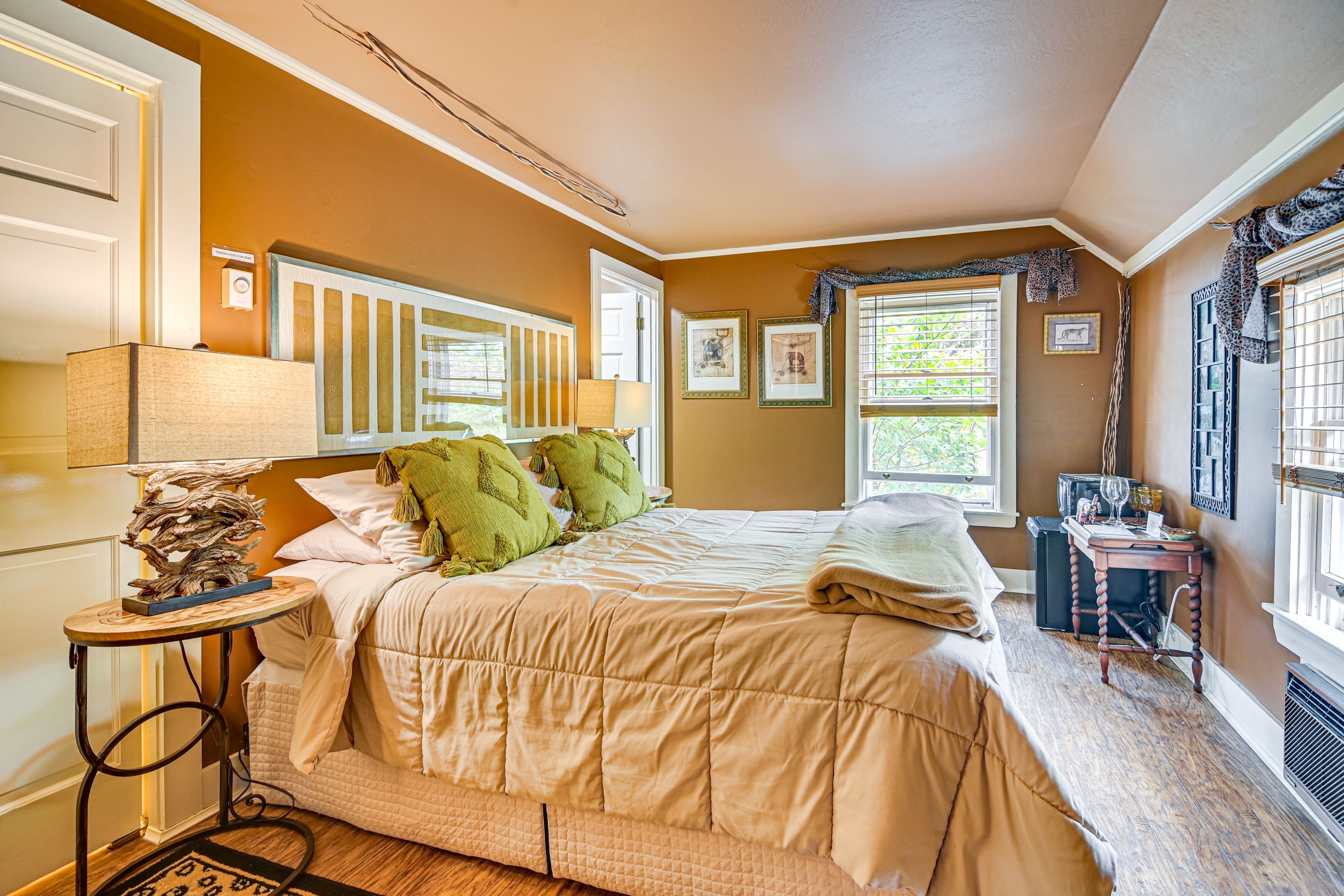 Bedroom 3 | Queen Bed | 2nd Floor