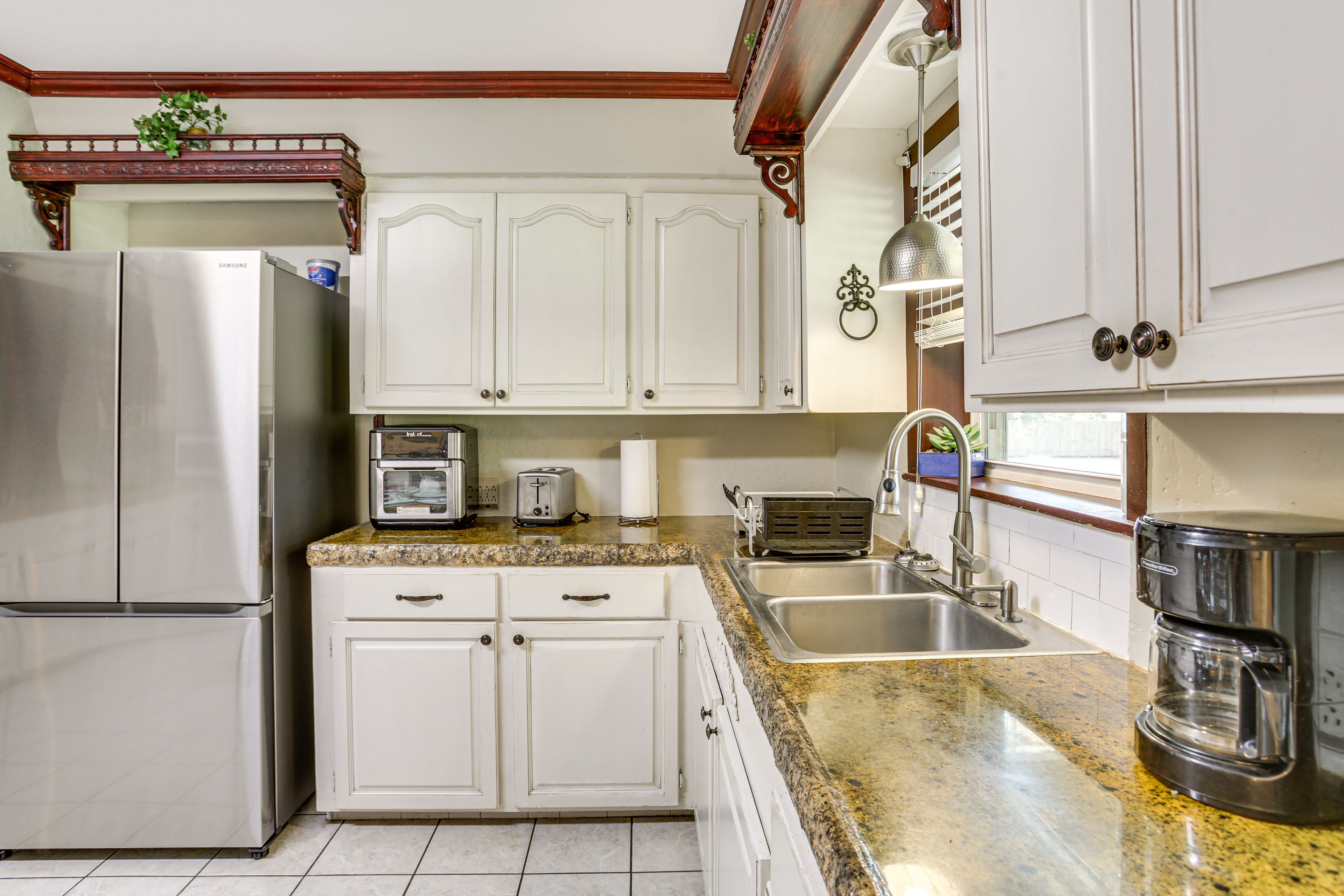 Kitchen | Drip & Keurig Coffee Makers | Toaster